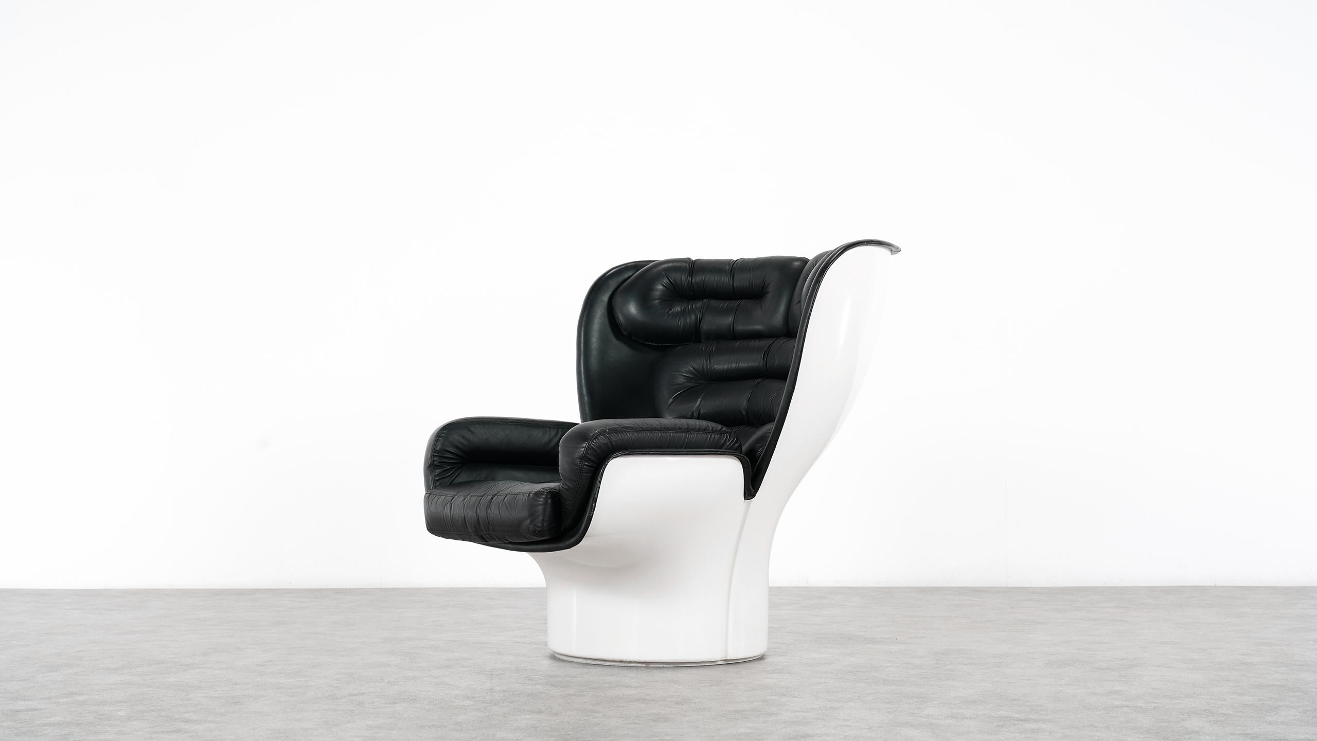 black and white lounge chair