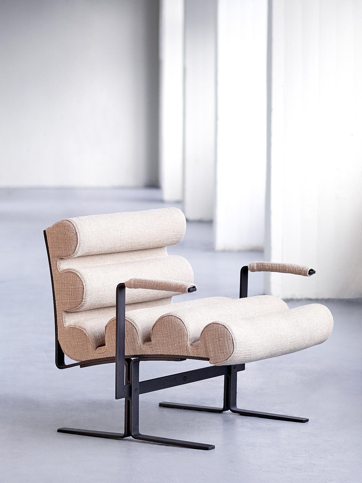 Ce fauteuil rare a été conçu par l'emblématique designer italien Joe Colombo et a été nommé le fauteuil 
