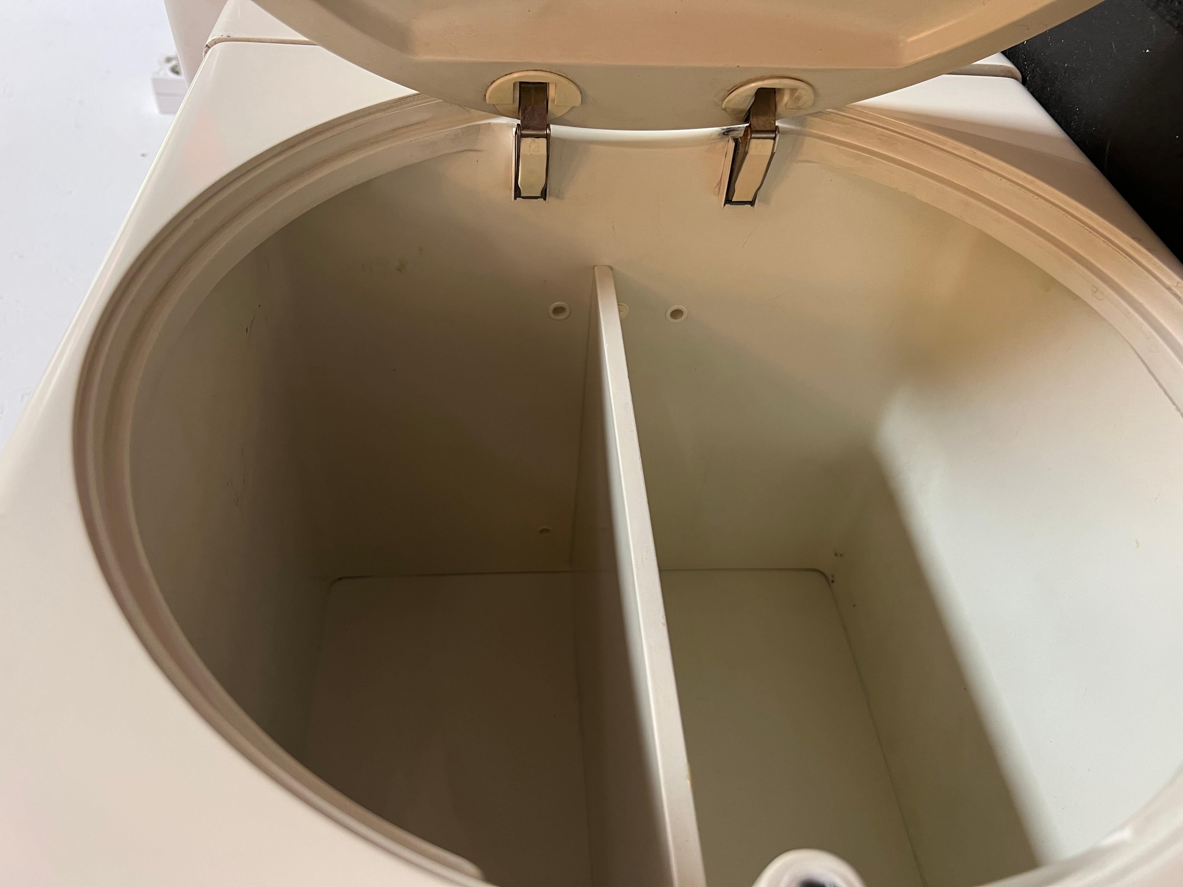 Salle de bain A Space de Joe Colombo, années 1970 9