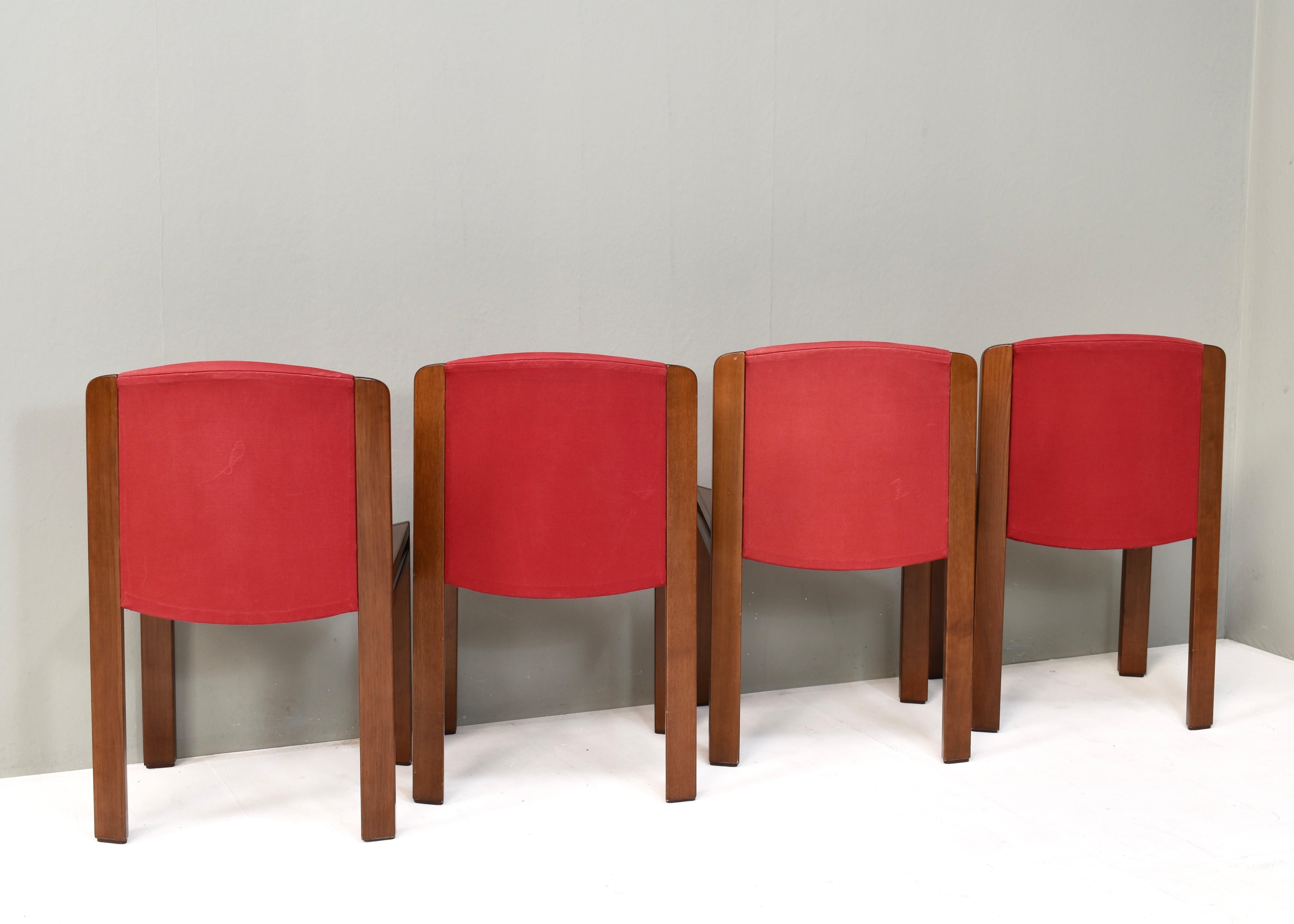 Joe Colombo set of 4 'model 300' Dining Chairs for POZZI, Italy - 1965 In Good Condition For Sale In Pijnacker, Zuid-Holland