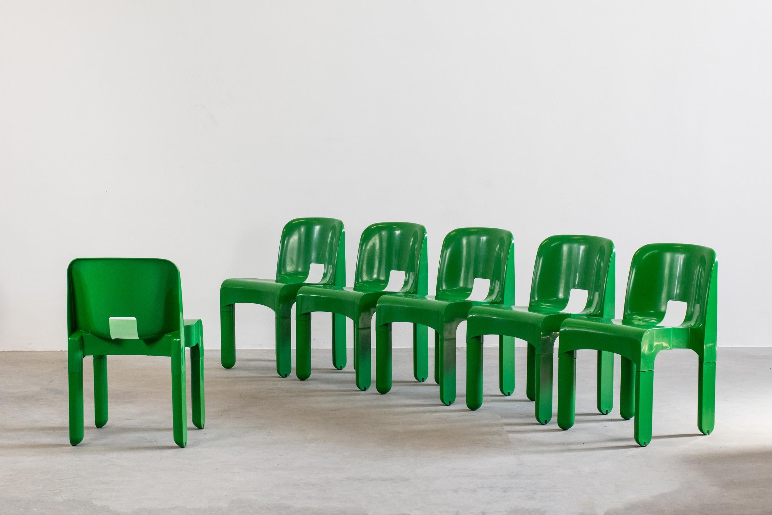 Postmoderne Joe Colombo Ensemble de six chaises vertes Universale de Kartell:: années 1960