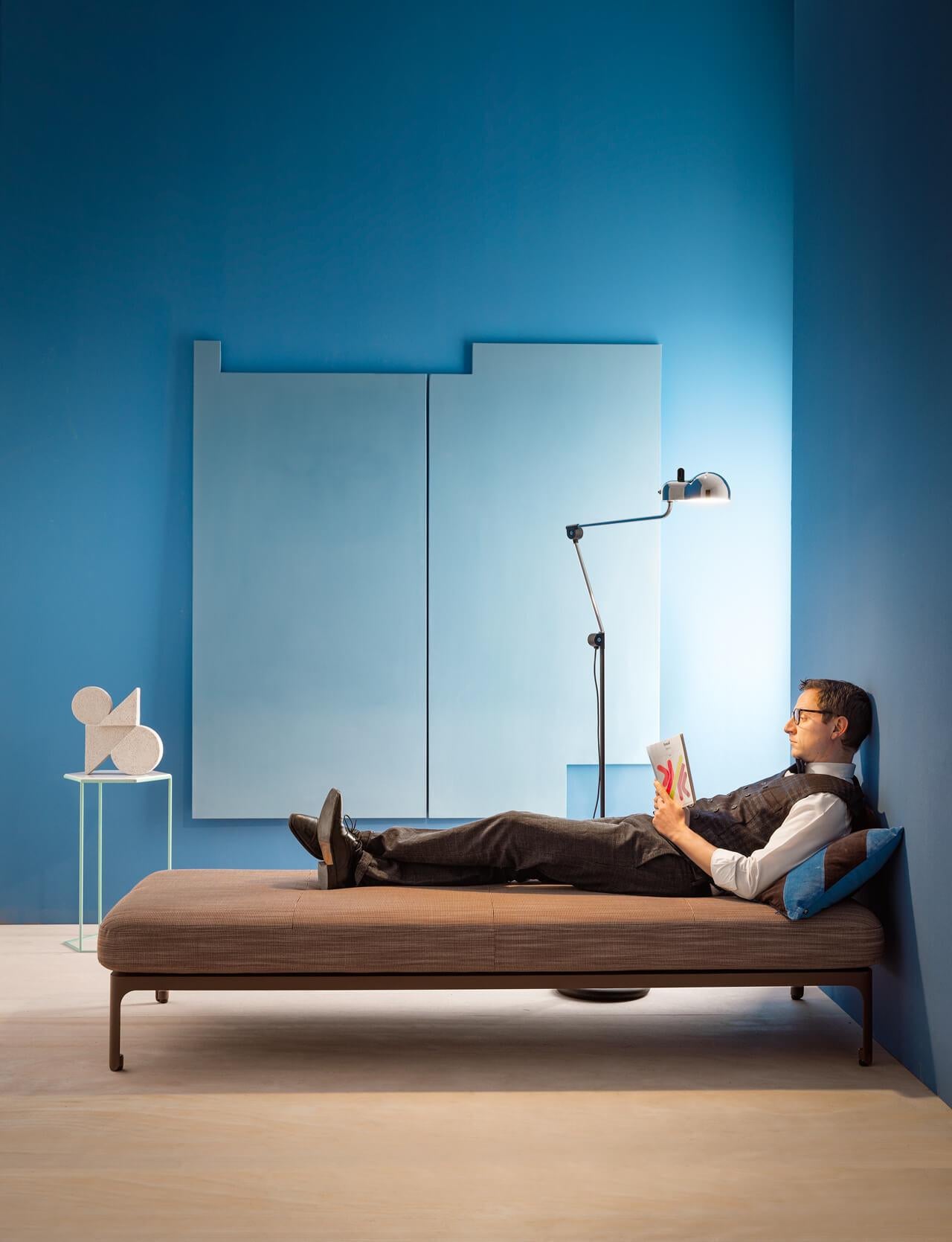Joe Colombo 'Topo' Articulating Floor Lamp for Stilnovo in Red In New Condition For Sale In Glendale, CA