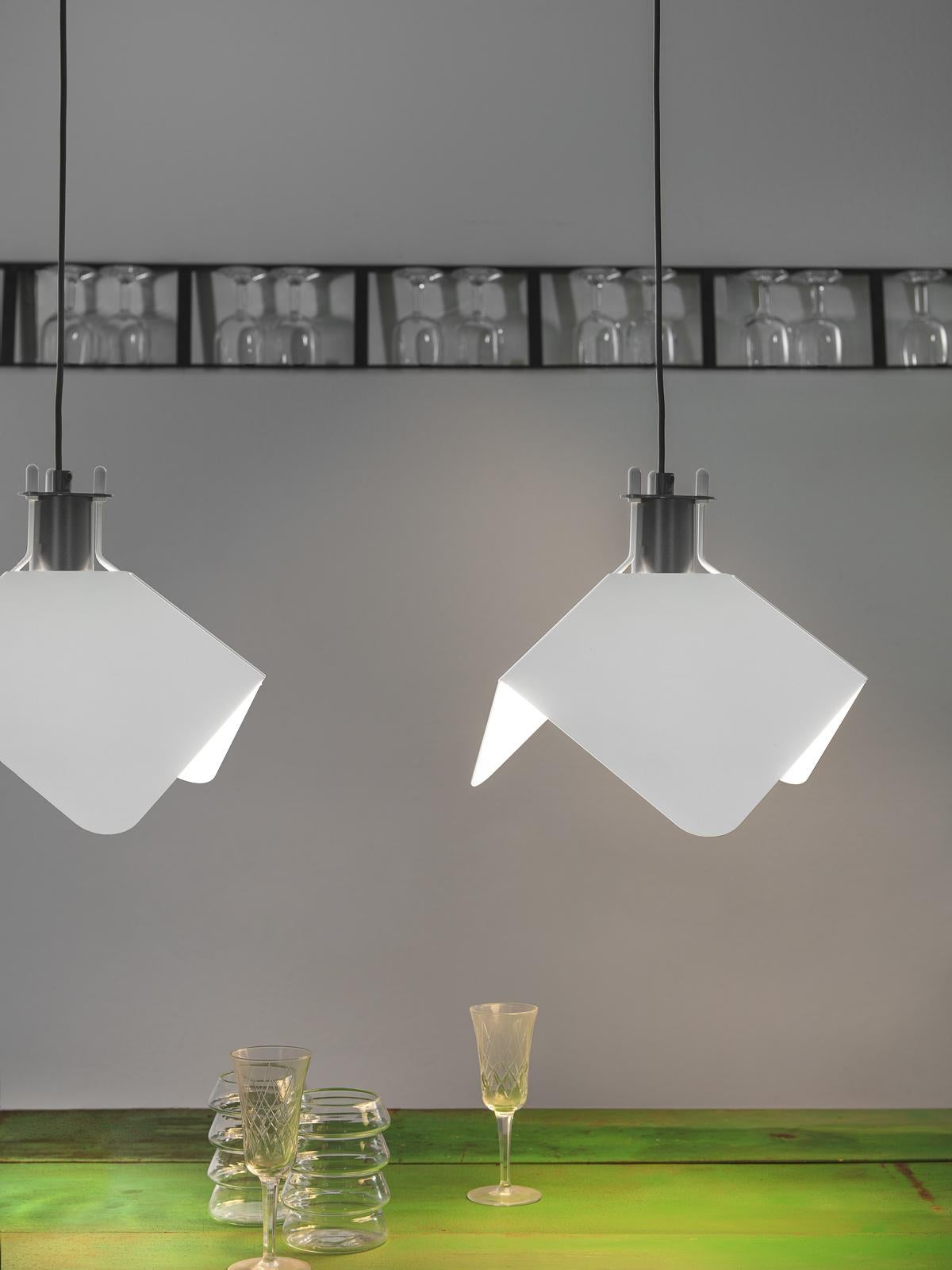 Joe Colombo 'Triedro' Metal Pendant Lamp in White for Stilnovo In New Condition For Sale In Glendale, CA