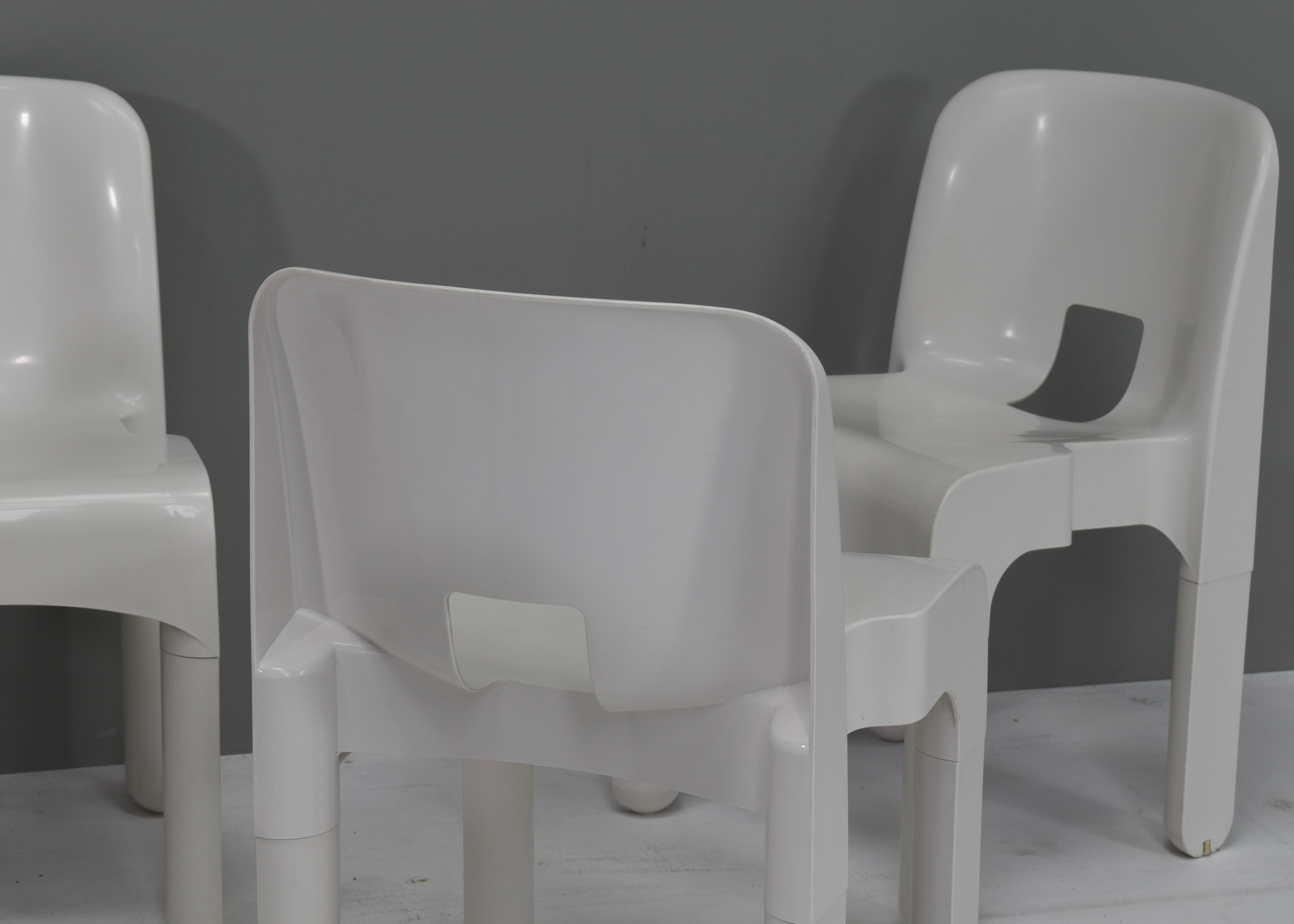 Joe Colombo Universale Plastic Chairs in White by Kartell, Italy, 1967 4