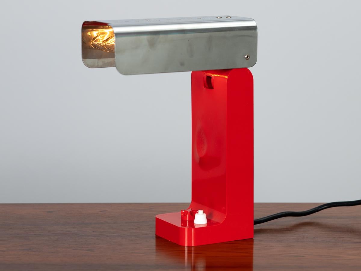 Mid-Century Modern Lampe Vademecum de Joe Colombo en rouge en vente