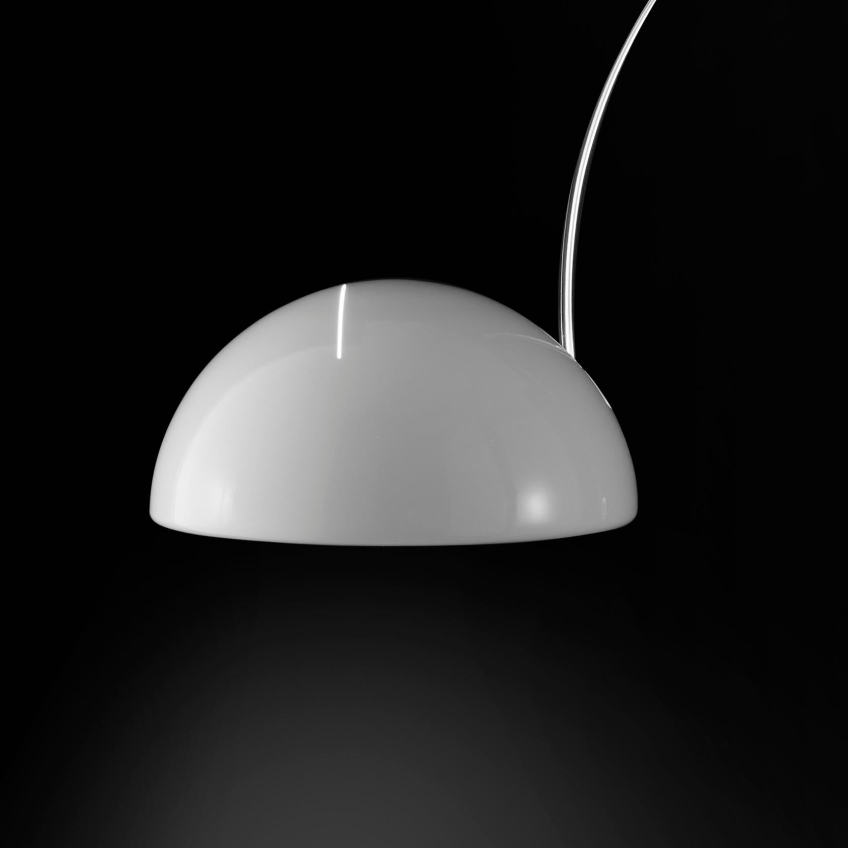 Aplique Joe Colombo 'Coupé' Blanco by Oluce Moderno de mediados de siglo en venta