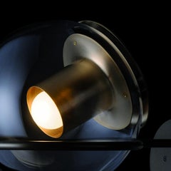 Joe Colombo Wandleuchte „Der Globus“ aus geblasenem Glas und satiniertem Gold von Oluce