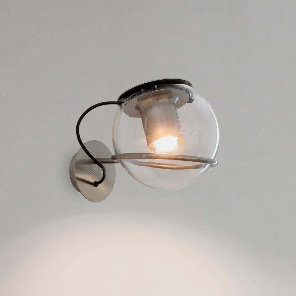 Joe Colombo Wall Lamp 'The Globe' Transparent Blown Glass by Oluce For Sale 1