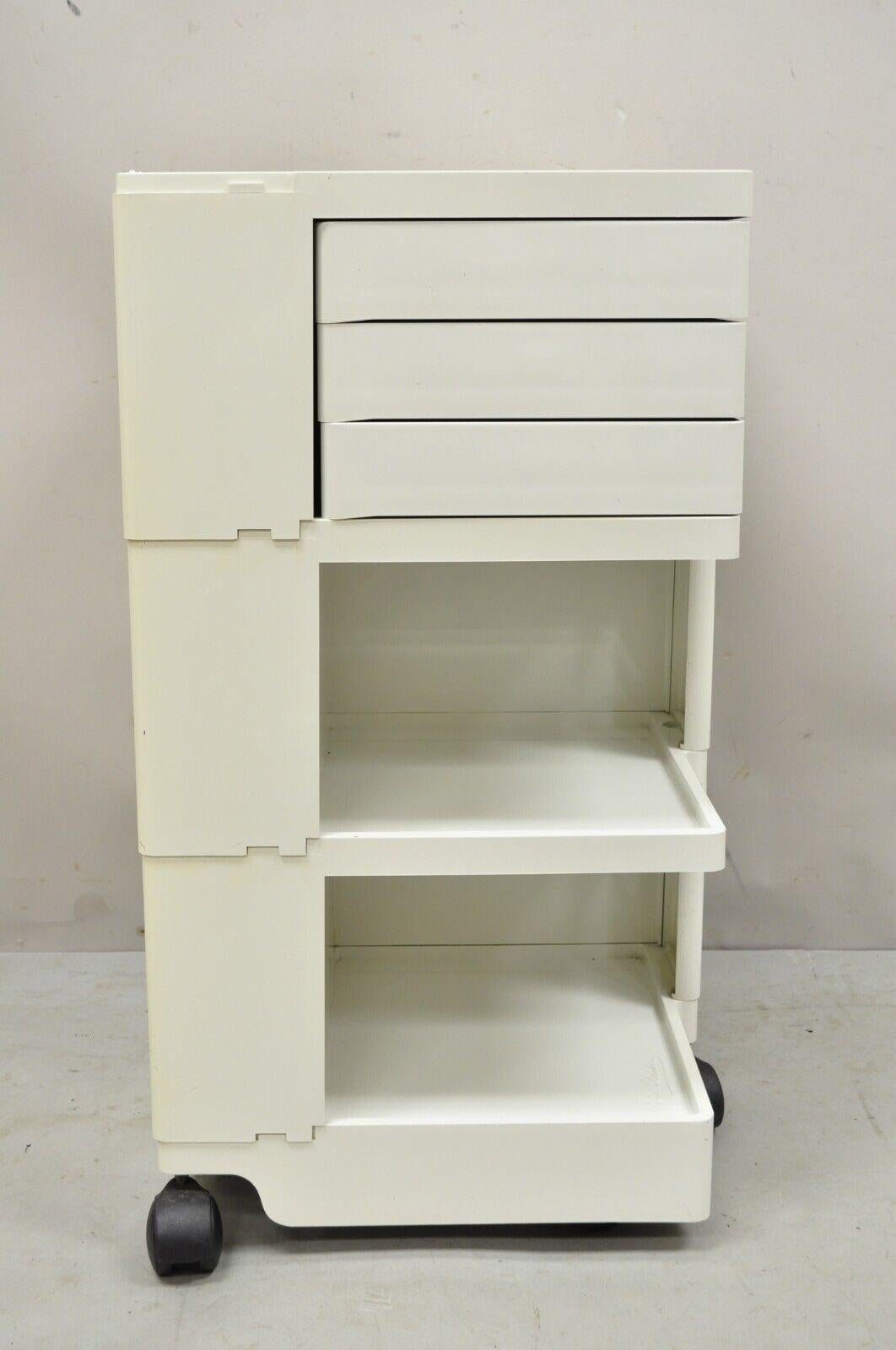 Joe Colombo white boby storage trolley by Bieffeplast Italy. Item features original Joe Colombo made in Italy for Bieffeplast, multiple compartments, rolling casters, signature to base, clean modernist lines, quality Italian craftsmanship. Circa