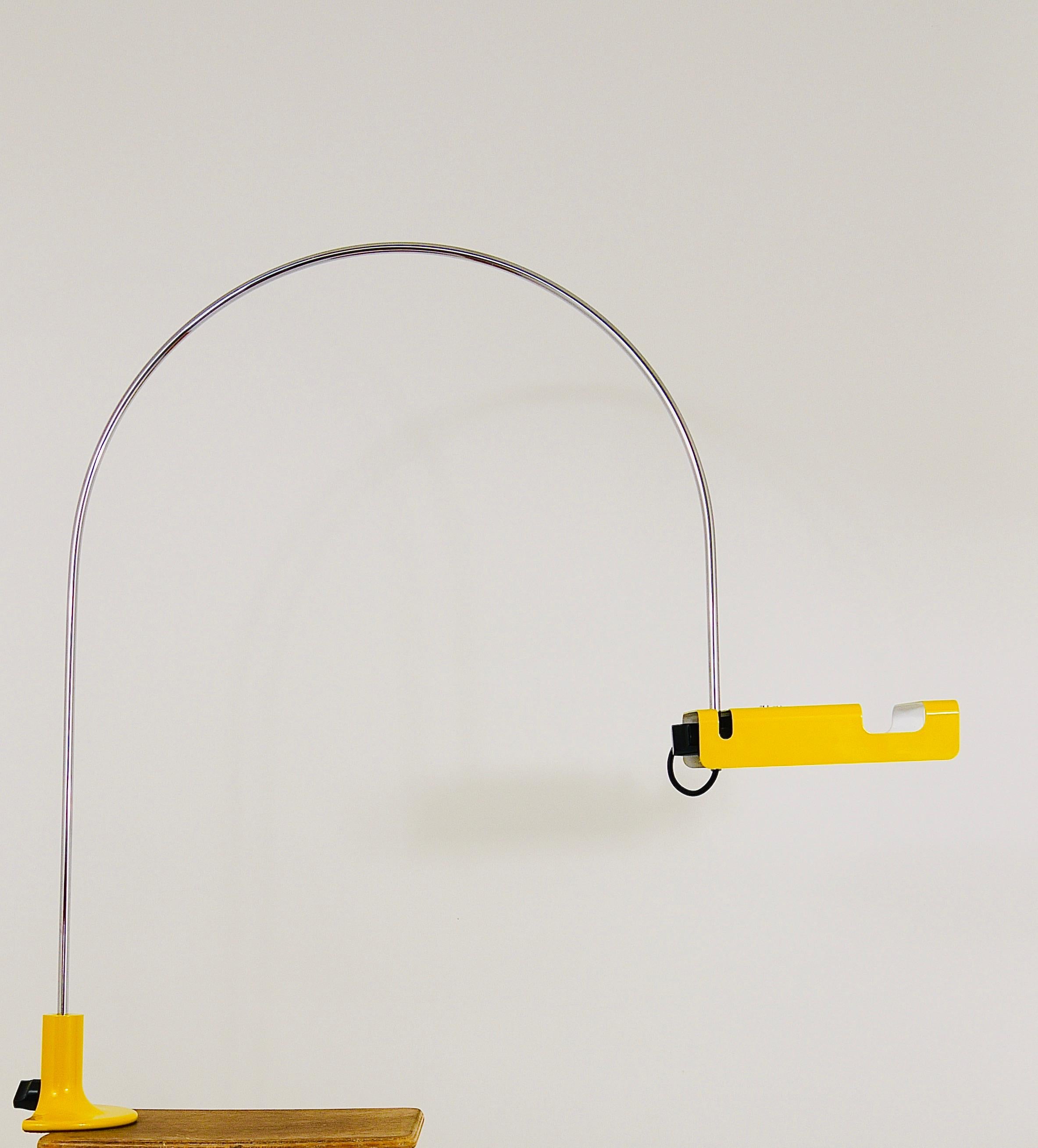 Joe Colombo Yellow Spider Table Clamp Bow Lamp, O-Luce, Italy, 1960s 4