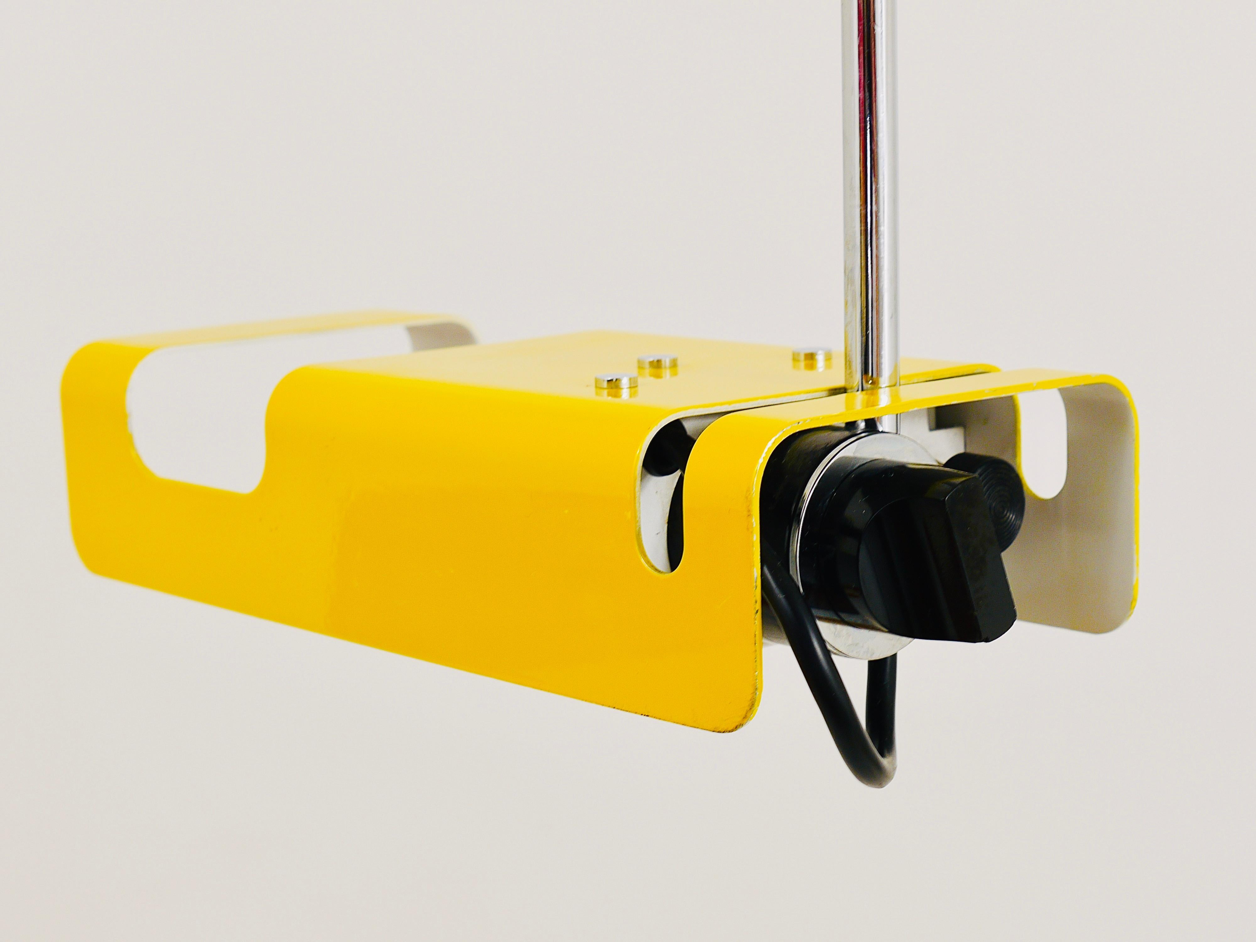 Joe Colombo Yellow Spider Table Clamp Bow Lamp, O-Luce, Italy, 1960s 7