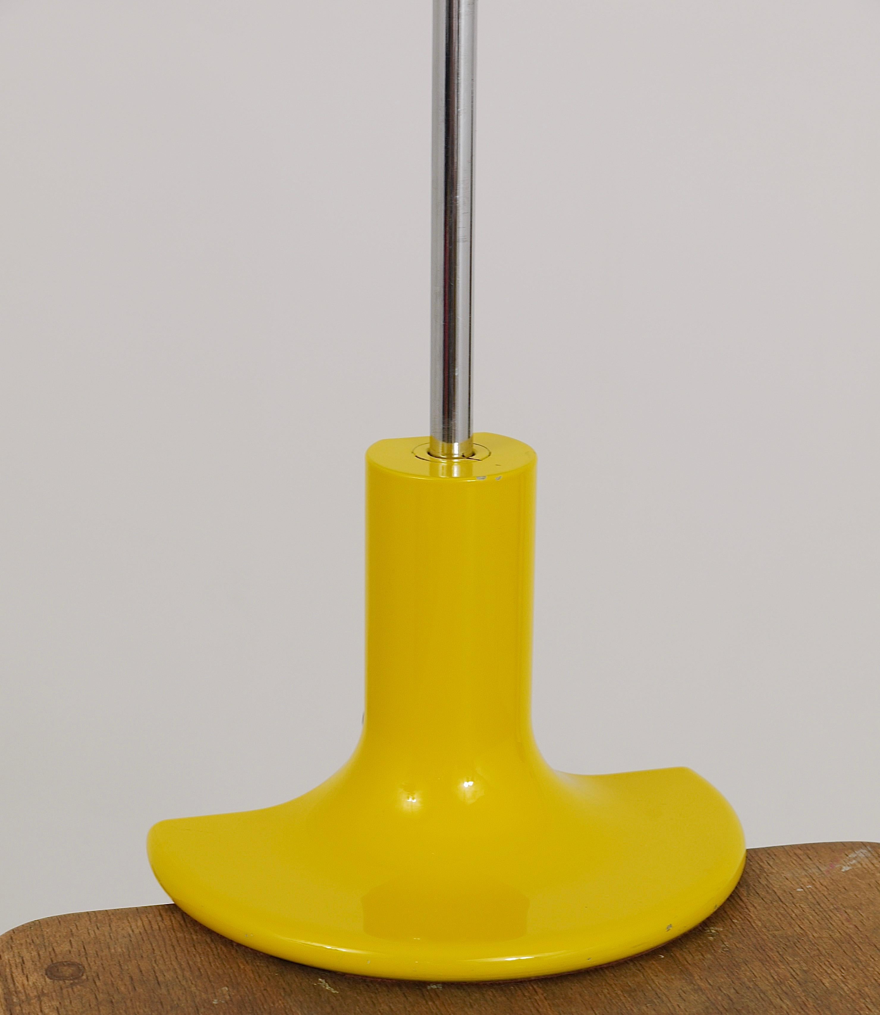 Joe Colombo Yellow Spider Table Clamp Bow Lamp, O-Luce, Italy, 1960s 9