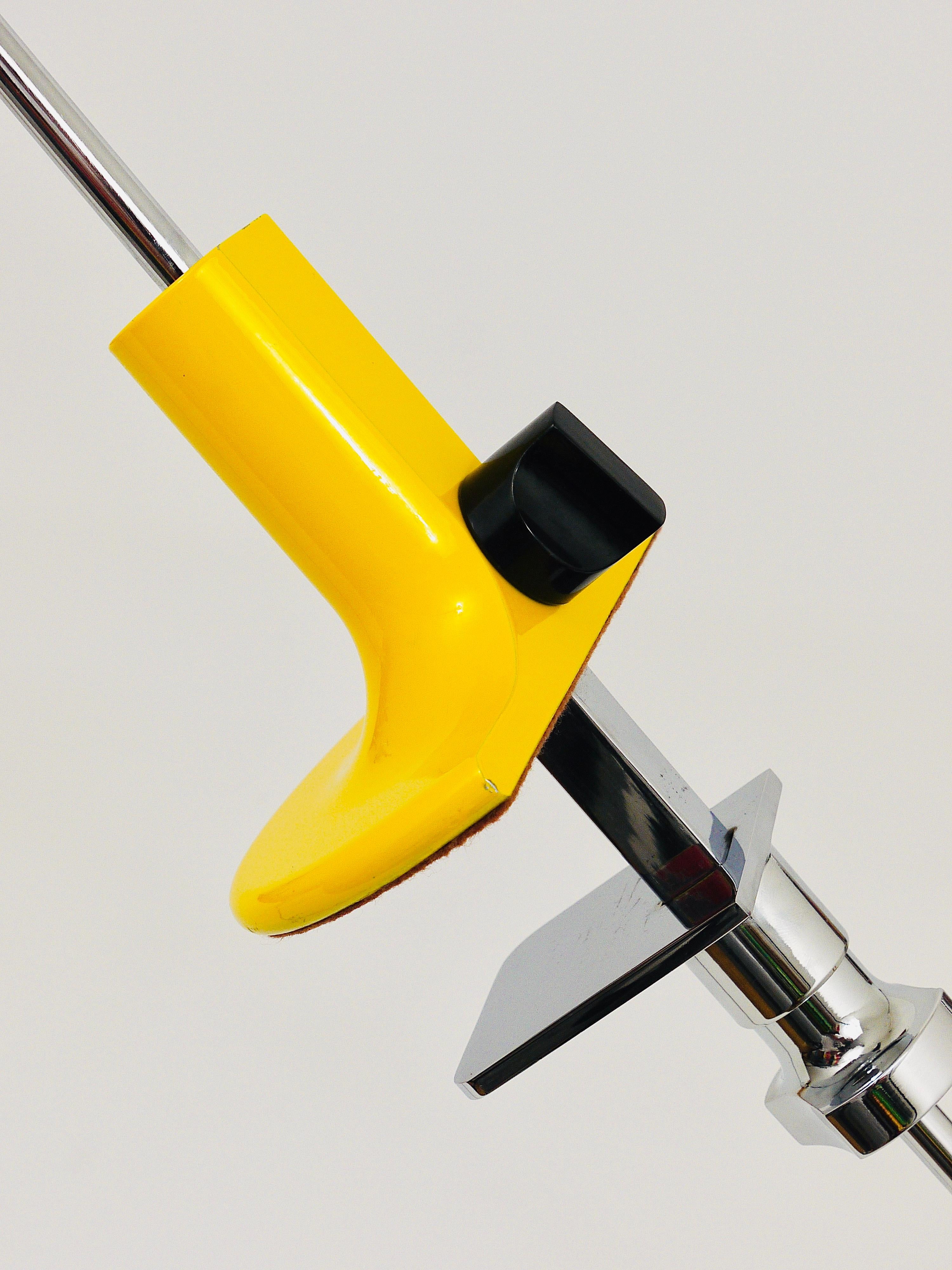 Joe Colombo Yellow Spider Table Clamp Bow Lamp, O-Luce, Italy, 1960s 13