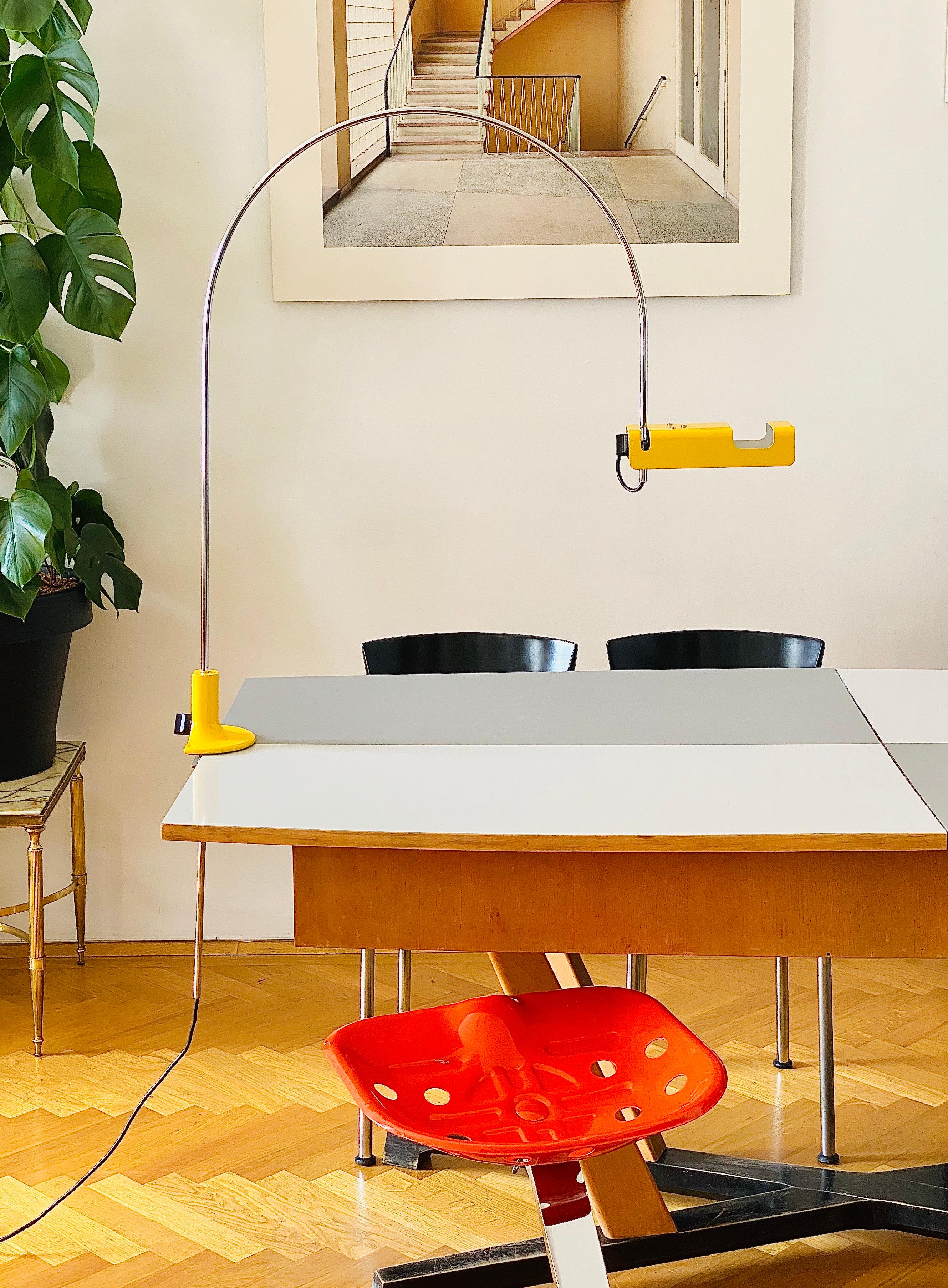 Joe Colombo Yellow Spider Table Clamp Bow Lamp, O-Luce, Italy, 1960s In Good Condition In Vienna, AT