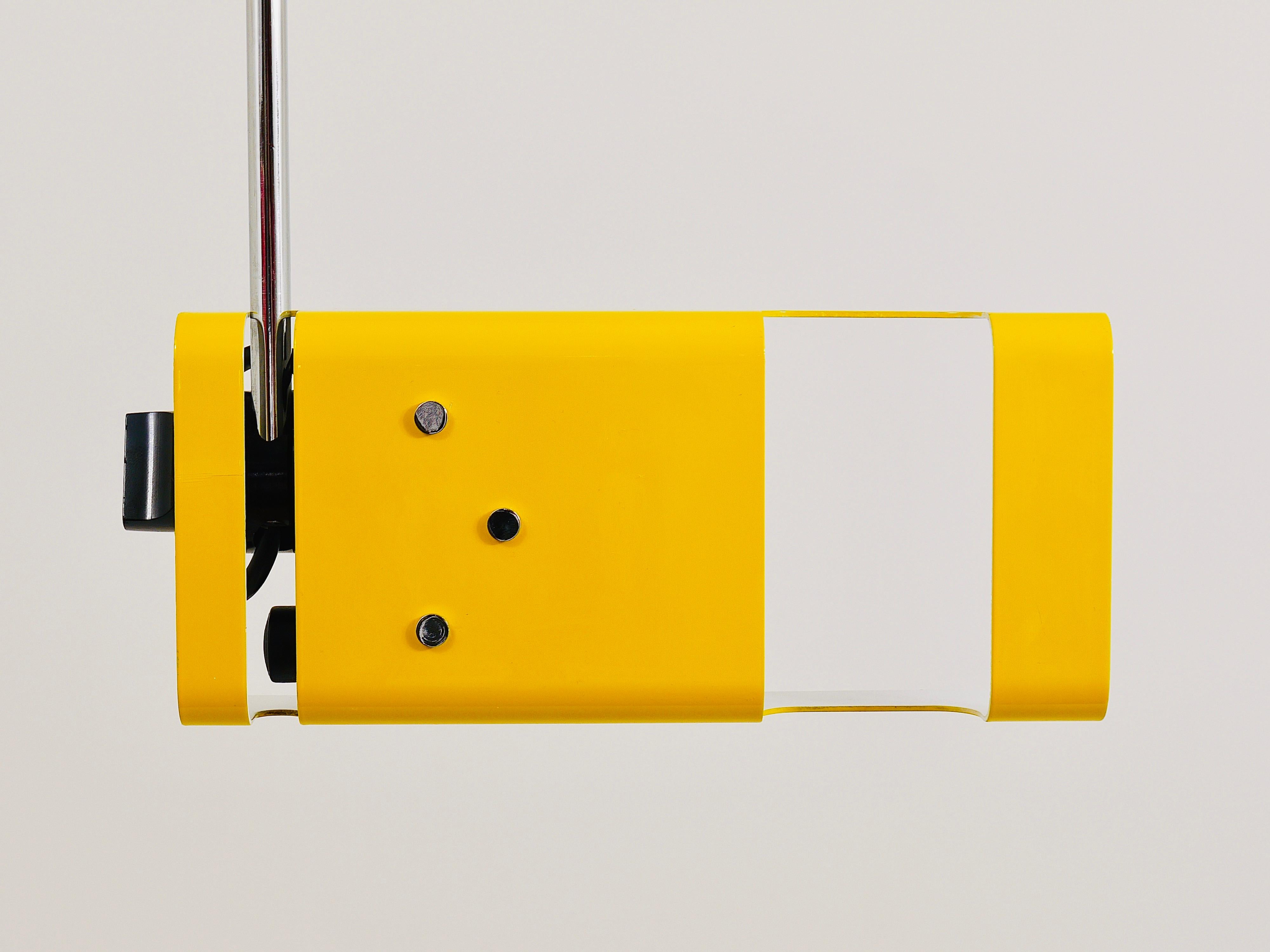 Joe Colombo Yellow Spider Table Clamp Bow Lamp, O-Luce, Italy, 1960s 2