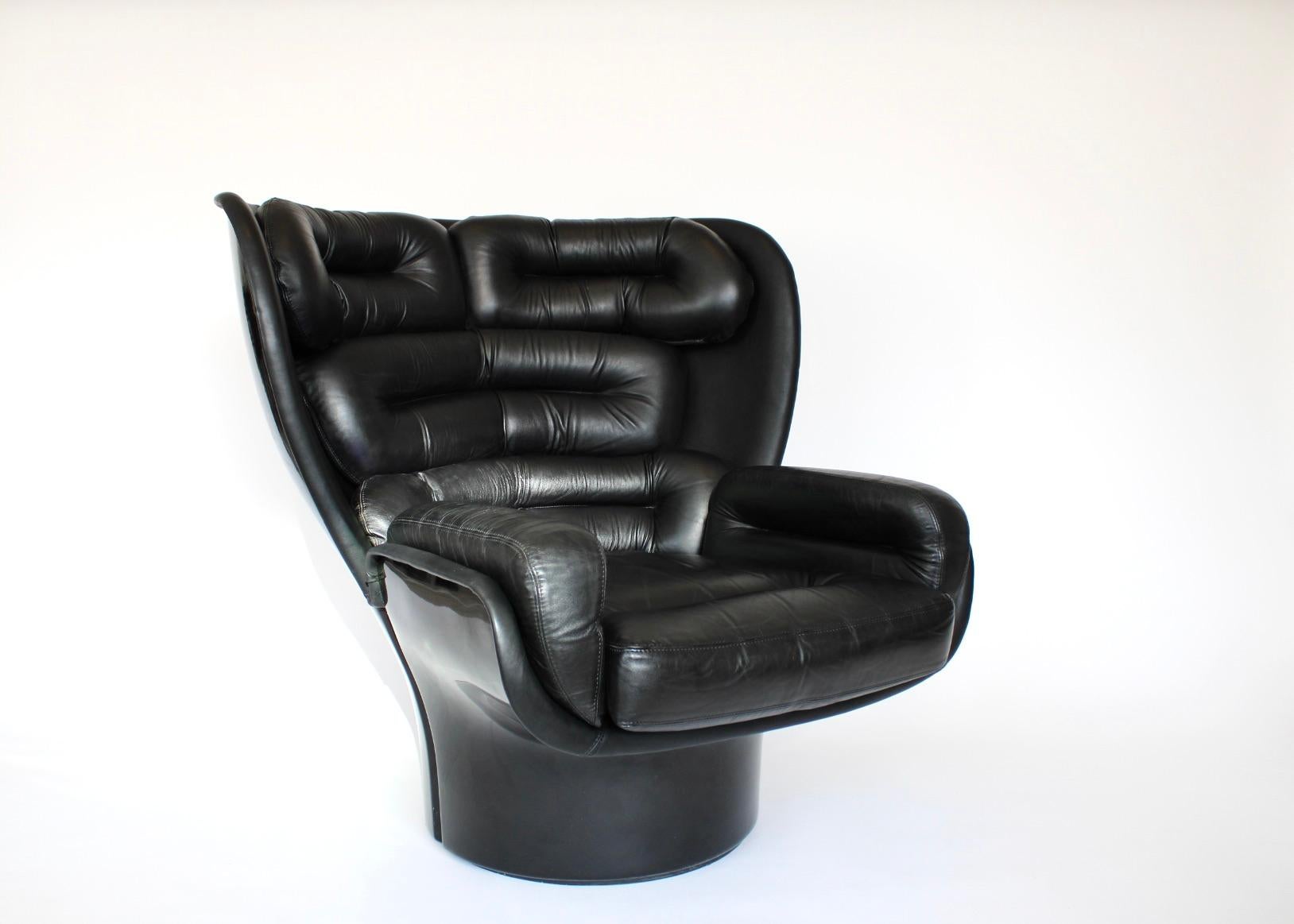 In 1964, Joe Colombo designed the Elda fibreglass armchair for Comfort.
The 