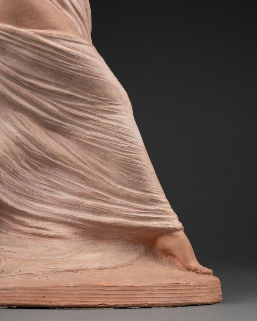 Joe Descomps dit « Cormier » : « Femme enlevant un voile », sculpture en terre cuite, vers 1940 en vente 2