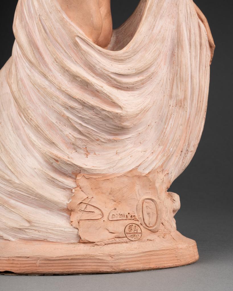 Joe Descomps dit „Cormier“: „Frau, die ein Schleier legt“, Terrakota-Skulptur, um 1940 im Angebot 3