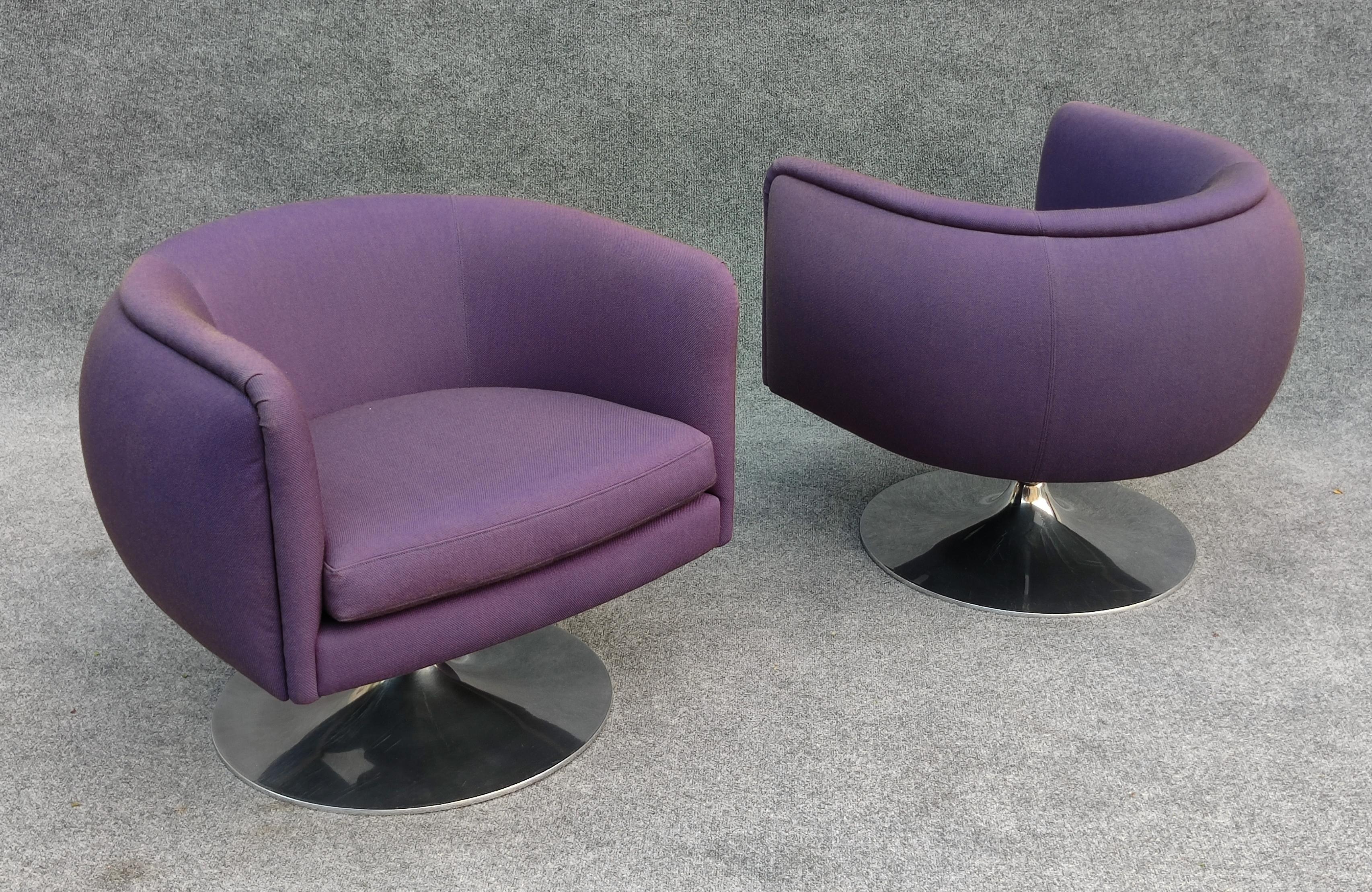 Contemporary Joe D'Urso for Knoll Pair of Swivel Club Lounge Chairs Wool Blend 