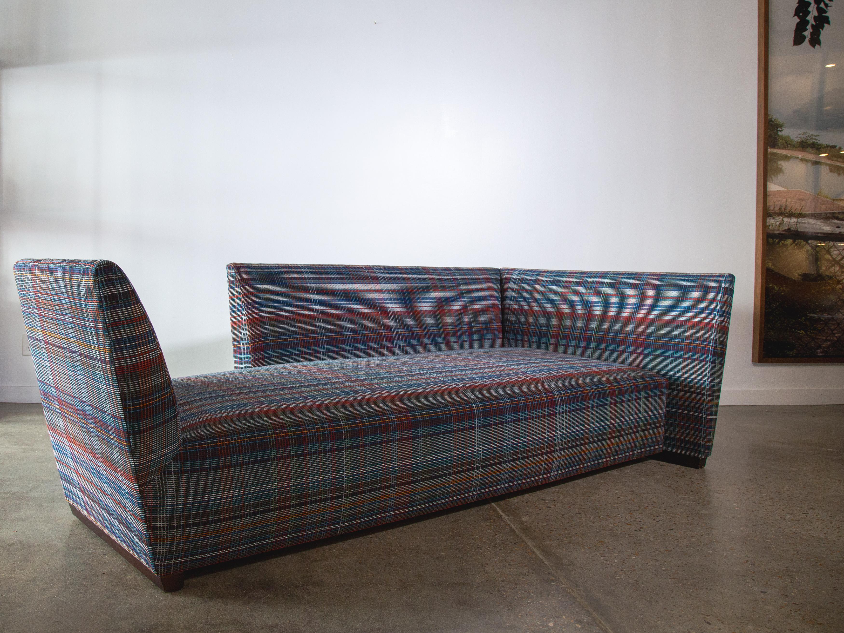Joe D'Urso Island Sofa for Donghia Knoll Plaidtastic Fabric tete-a-tete chaise In Good Condition For Sale In Virginia Beach, VA