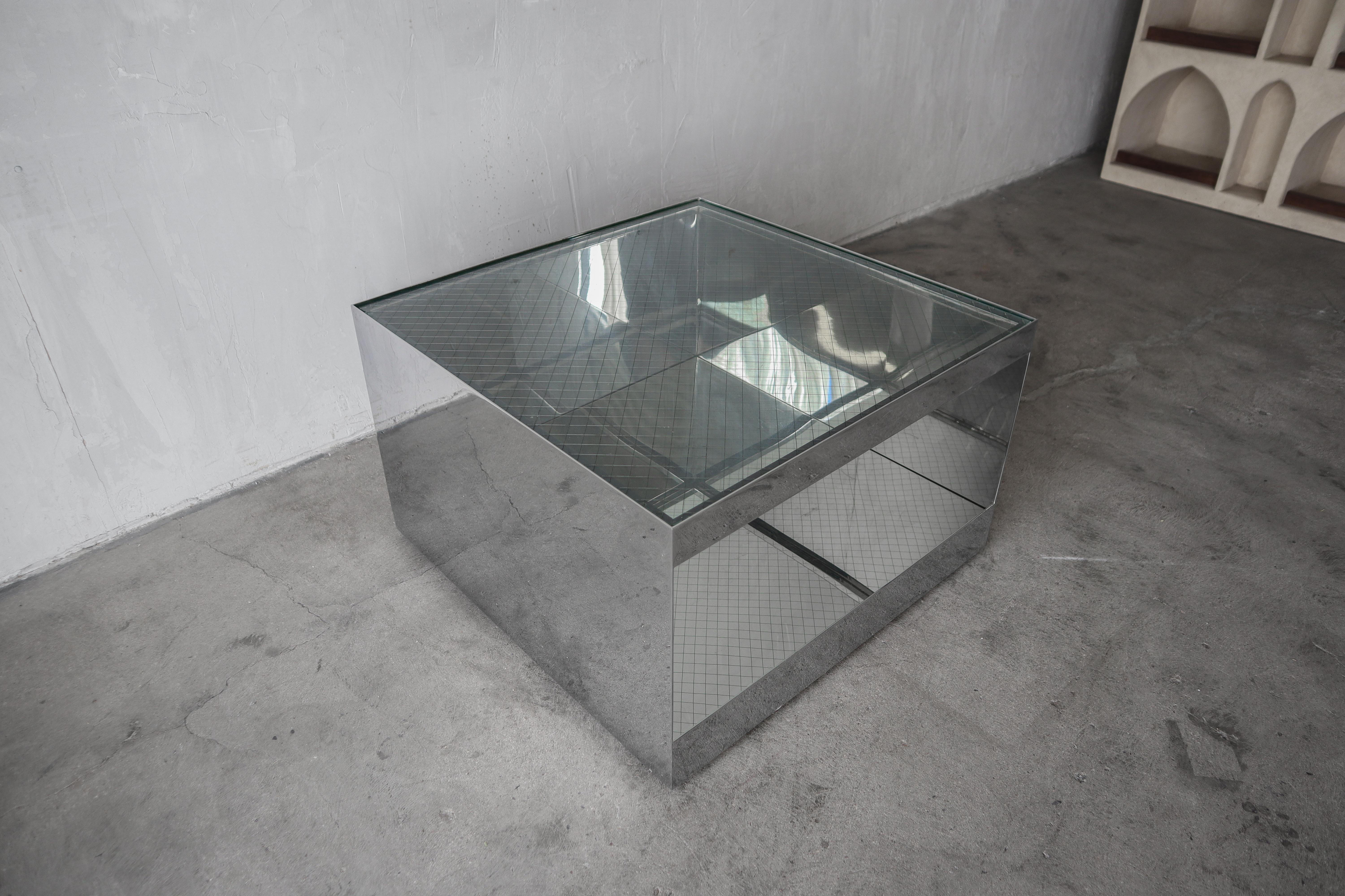 Joe D'urso pour Knoll table à roulettes en acier inoxydable Modèle 6027T Excellent état - En vente à Las Vegas, NV