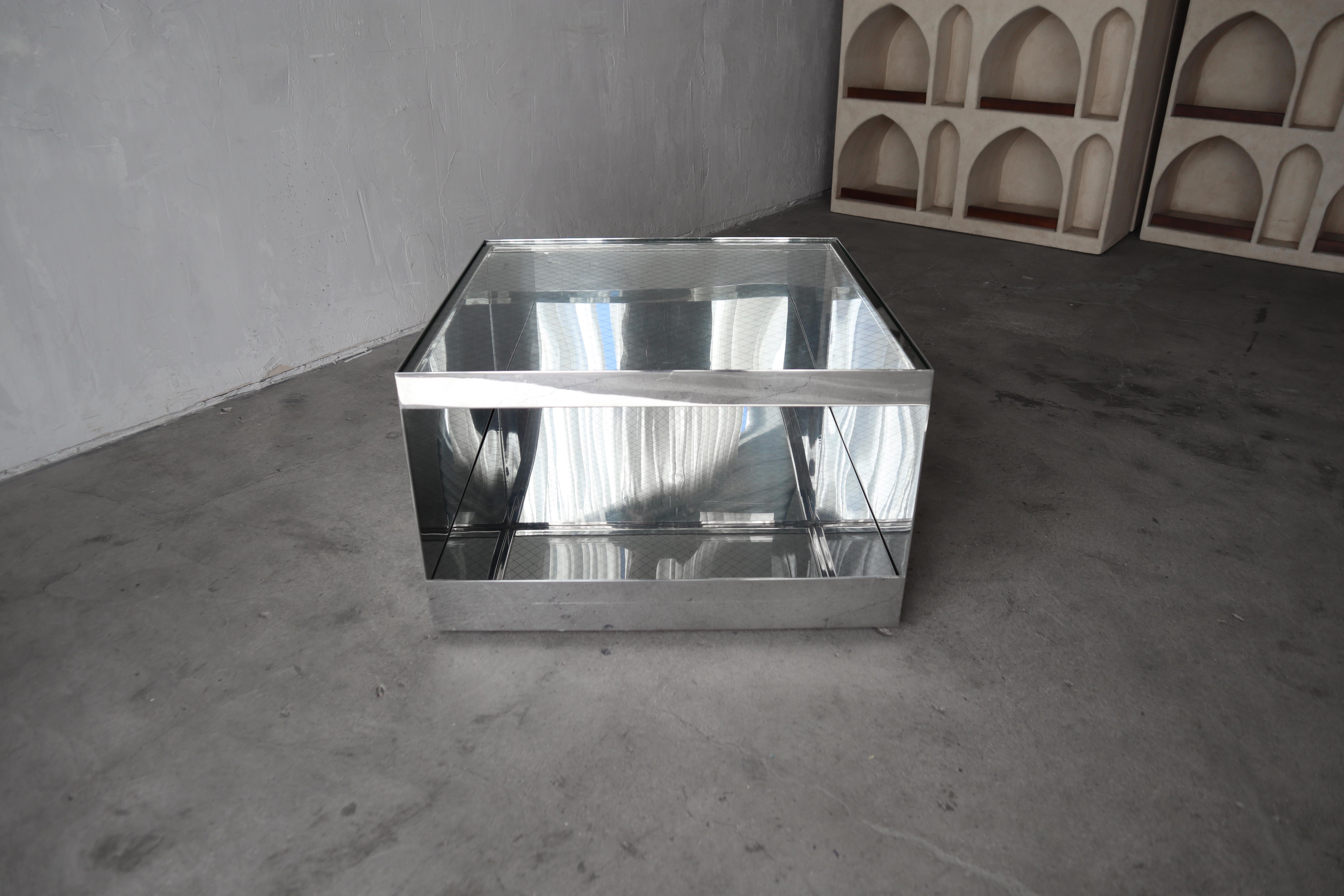 20ième siècle Joe D'urso pour Knoll table à roulettes en acier inoxydable Modèle 6027T en vente