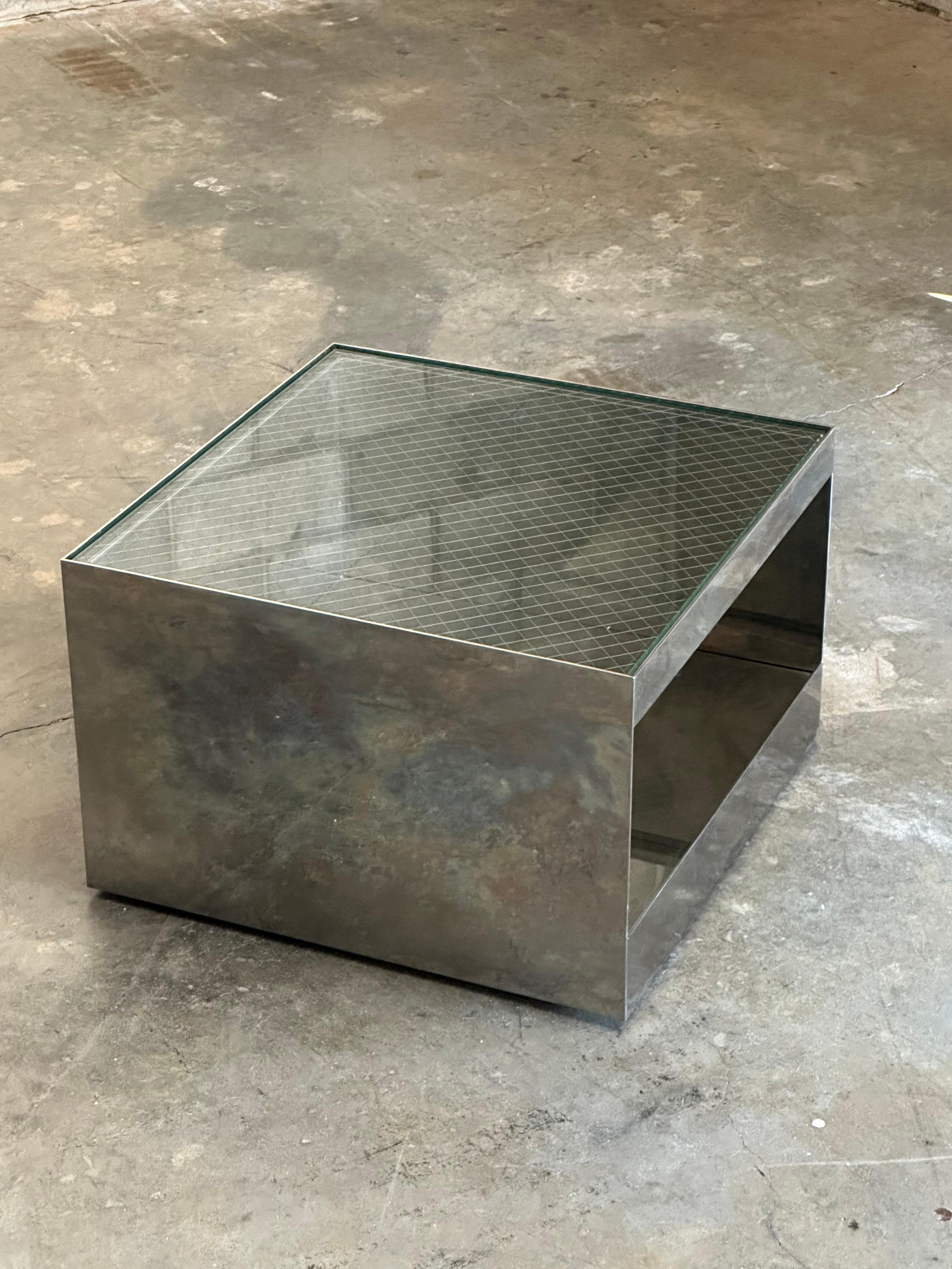 Table d'appoint en verre de sécurité Joe D'Urso pour Knoll, modèle 6022t État moyen - En vente à St.Petersburg, FL