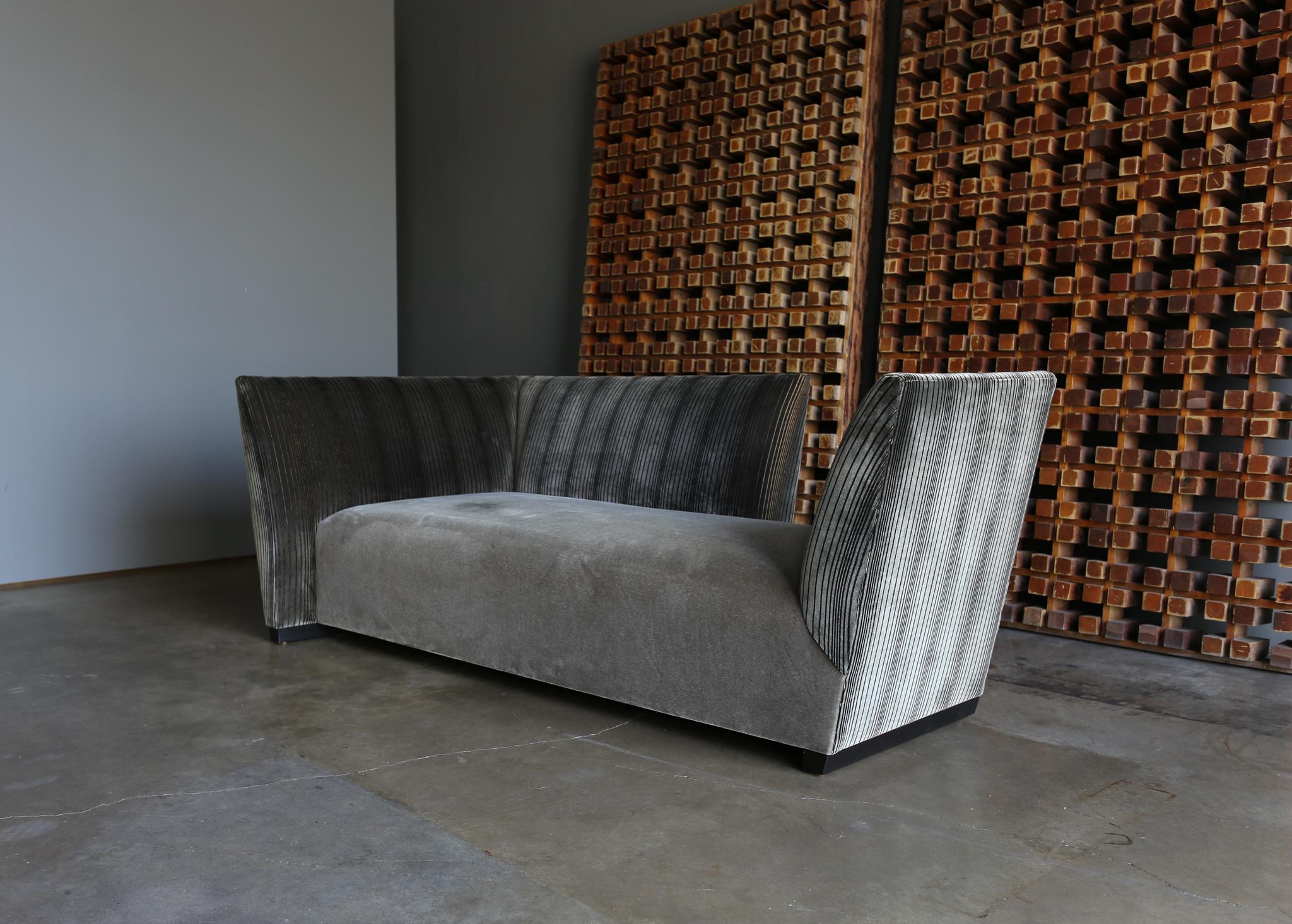 Joe D'urso sculptural settee / sofa for Donghia. 1990's.