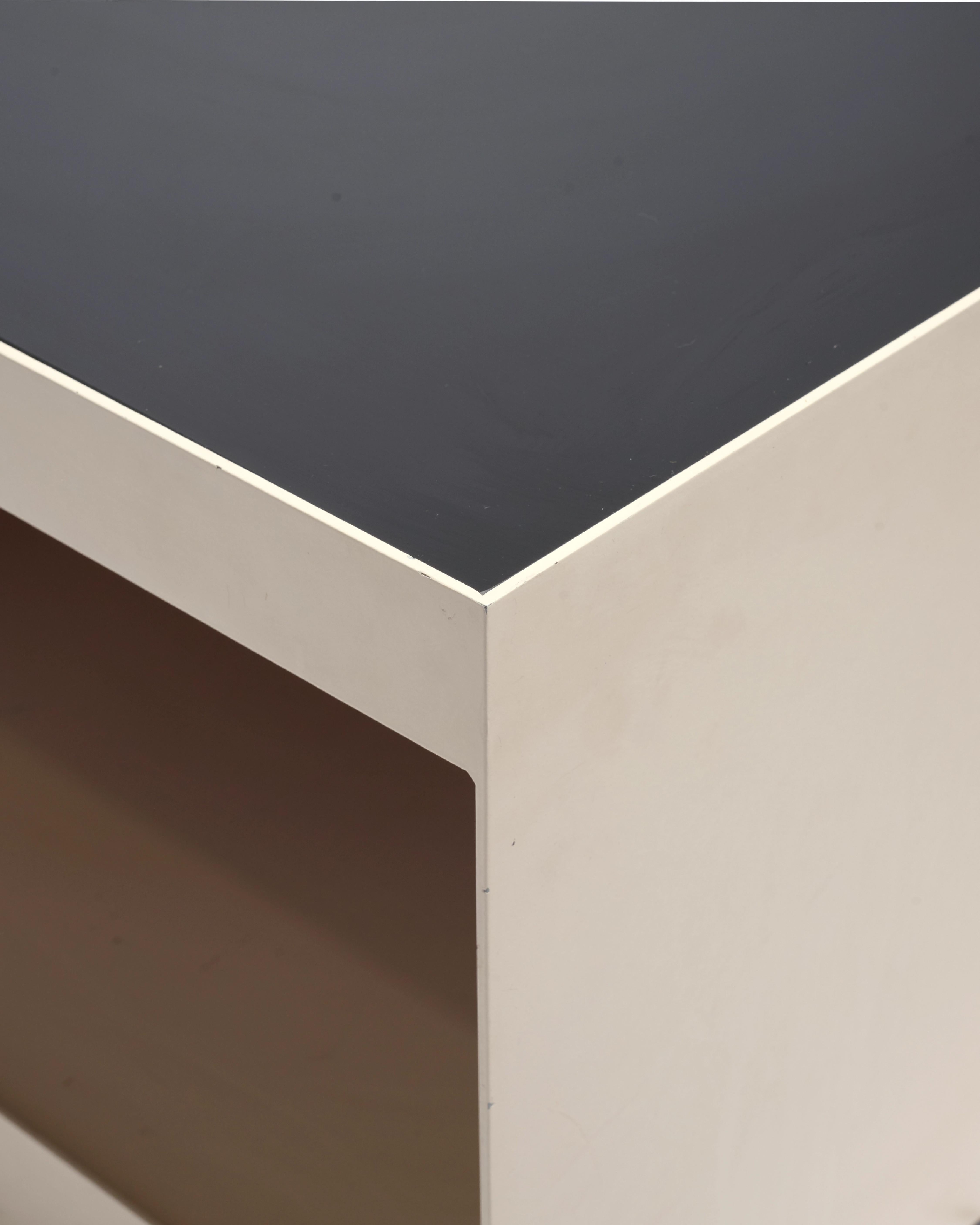 Joe D'Urso, Pequeña mesa baja rodante, Knoll, EE.UU., 1981 en Bueno estado para la venta en New York, NY