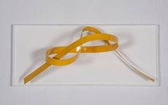 „Yellow Steel 1 Wall“ – Abstrakte Skulptur – Kunstwerk des 21. Jahrhunderts