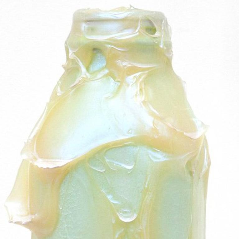 Sculpture de bouteille de lait 40 - Marron Abstract Sculpture par Joe Goode