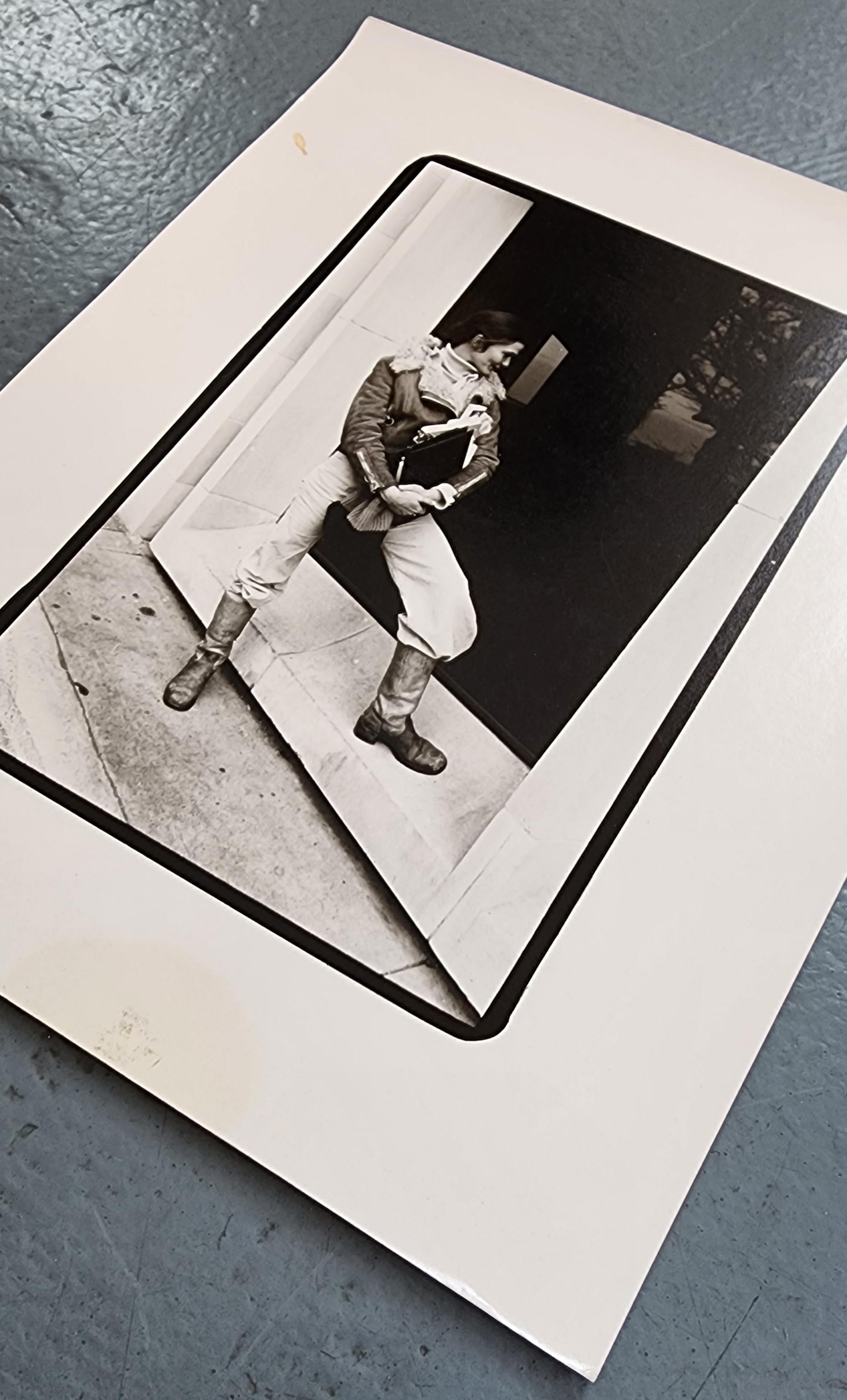 Joe Kelly
Portrait sans titre II
Photographie en noir et blanc
Année : vers la fin des années 70 
Taille de l'image : 7x5.5in
Taille de la feuille : 10x8in
Non signé
Réf. : 924802-1711
* Légère salissure en haut à gauche. Image intacte - aucun