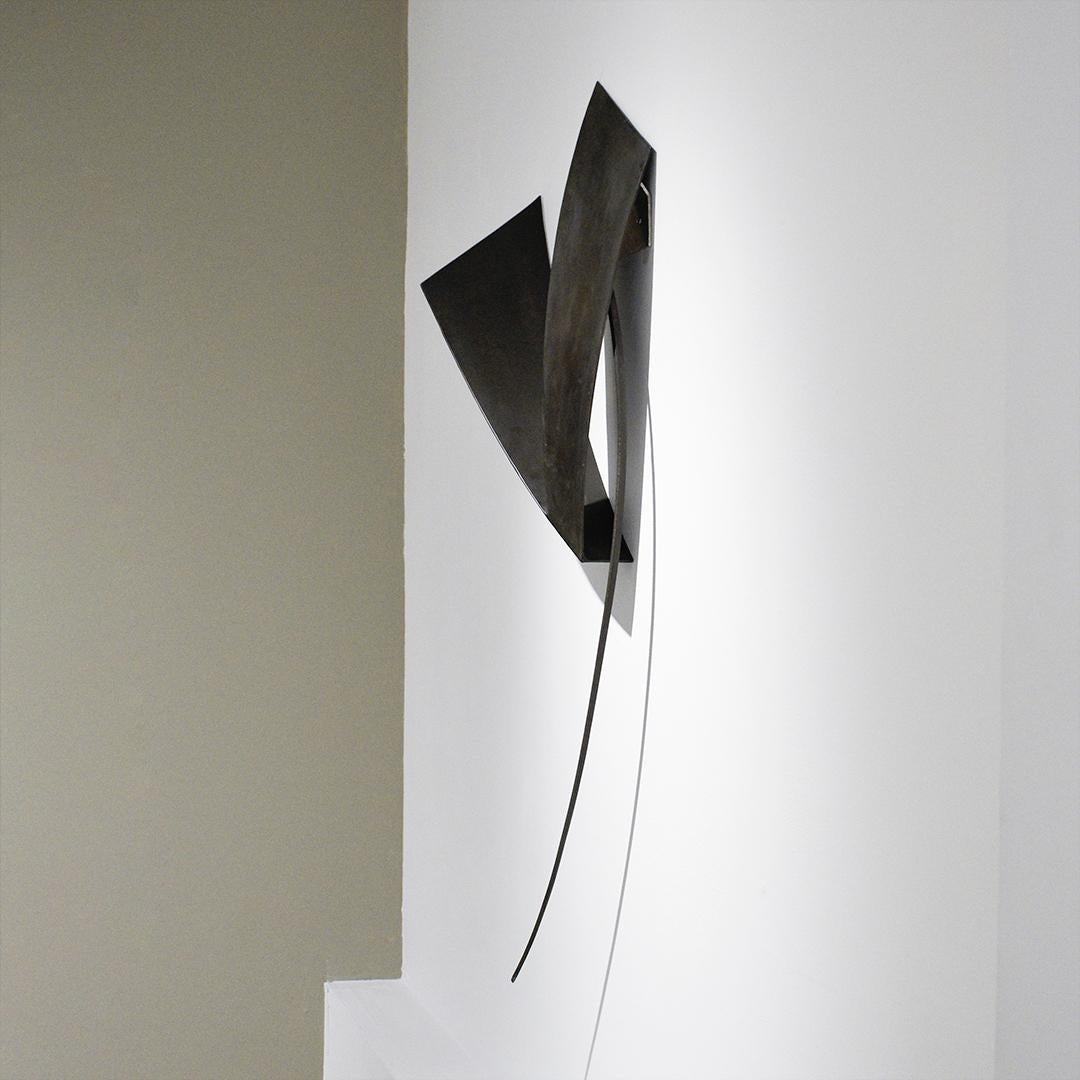 Commission : Temptation Was an Ally II - Abstrait Sculpture par Joe Wheaton