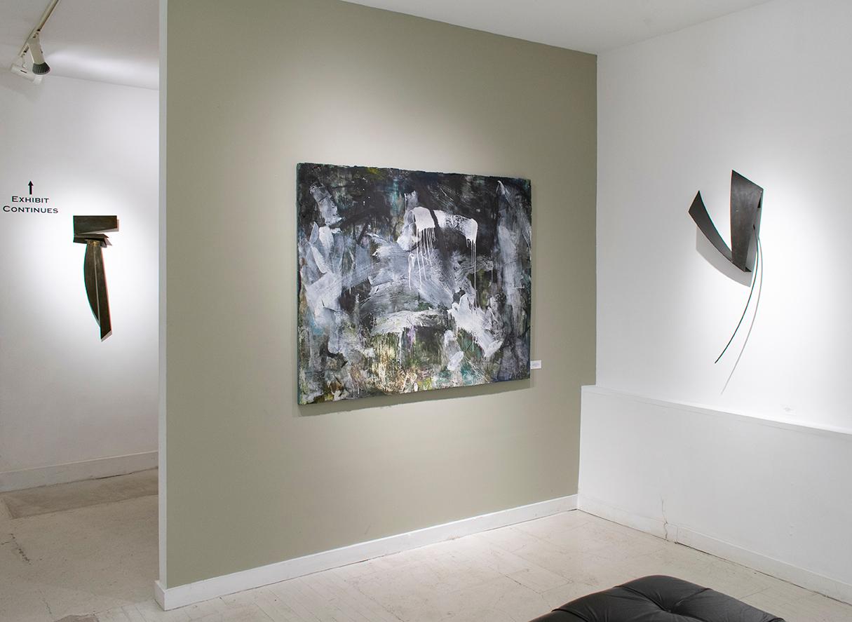 Sculpture murale minimaliste, abstraite et tridimensionnelle en métal oxydé foncé
Temptation Was an Ally, réalisé par Joe Wheaton en 2019
42 x 16 x 7 pouces, laiton oxydé et bronze
Suspendu à un taquet français, la sculpture est légère (environ 5