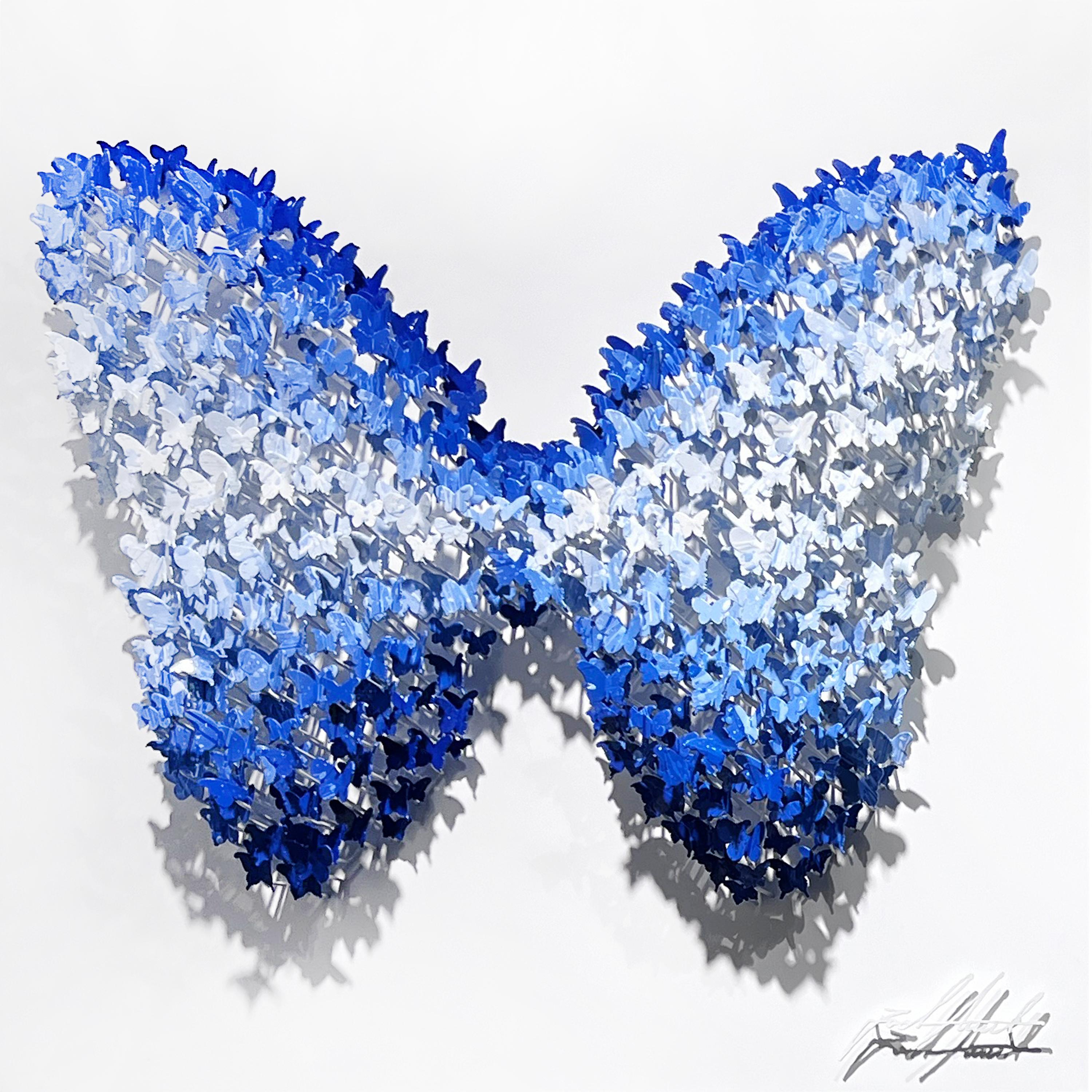 Círculo de la vida - Mariposa (Azul degradado), Escultura de pared de metal de técnica mixta - Sculpture de Joel Amit