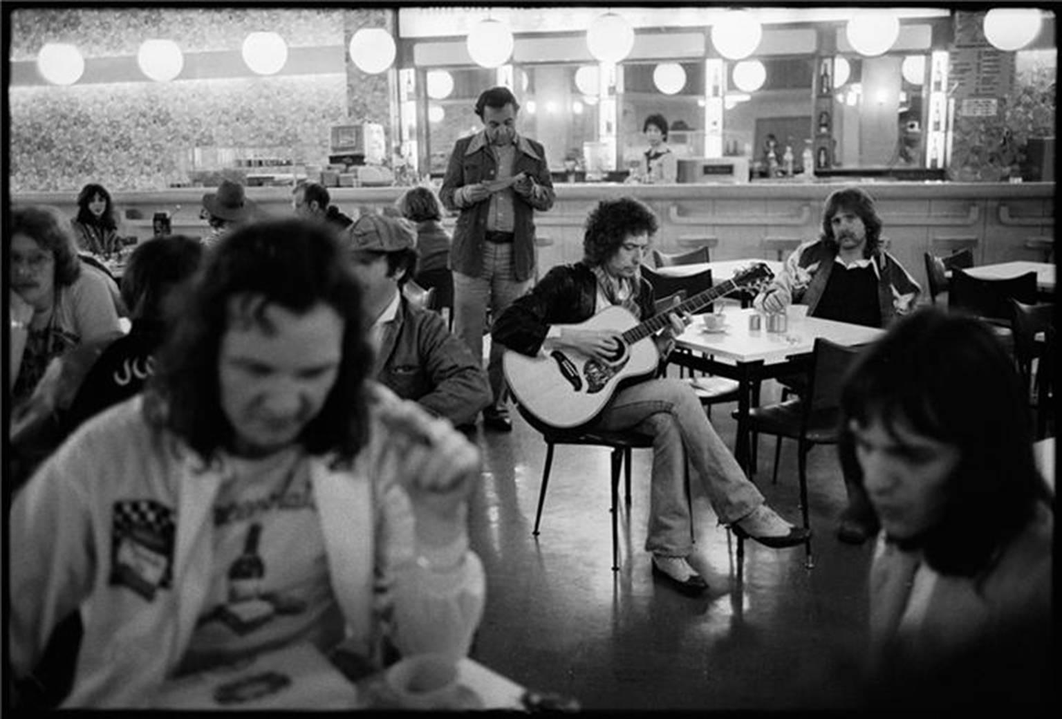 Joel Bernstein Black and White Photograph - Bob Dylan, Hong Kong, 1978