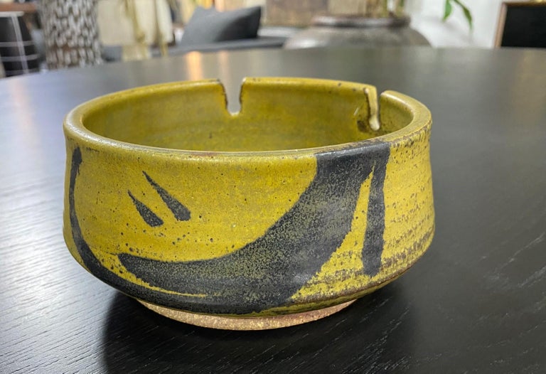 Joel Edwards Signed Mid-Century Modern California Studio Pottery Ceramic Bowl In Good Condition For Sale In Studio City, CA