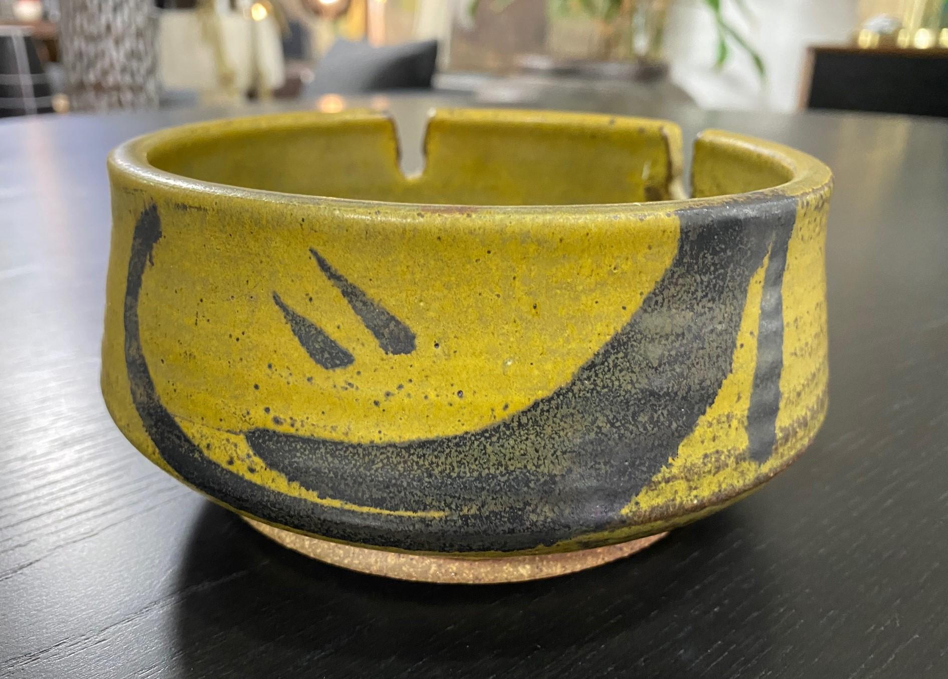 Joel Edwards Signed Mid-Century Modern California Studio Pottery Ceramic Bowl For Sale 1