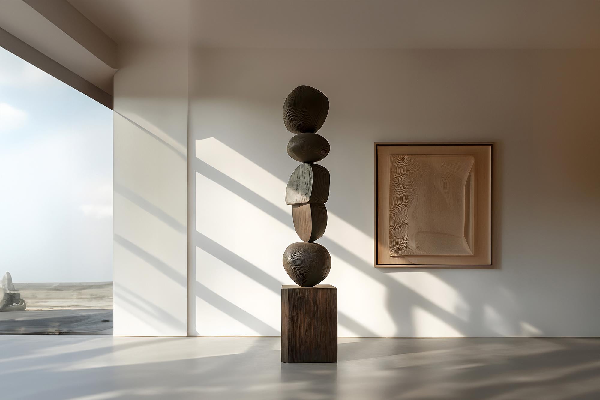 Joel Escalona definiert glatte, dunkel gebrannte Eiche in abstraktem Design, Still Stand No96

_
Die stehenden Holzskulpturen von Joel Escalona sind Objekte von rauer Schönheit und heiterer Anmut. Jedes einzelne ist ein Zeugnis für die Kraft des
