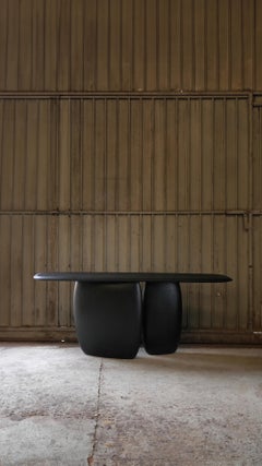 Joel Escalona's NONO Elefante Tisch 61, glattes Massivholz, schlanker Stil