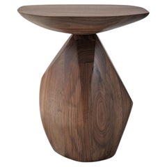 Solace 3 de Joel Escalona: Mesa auxiliar de madera maciza con tablero irregular