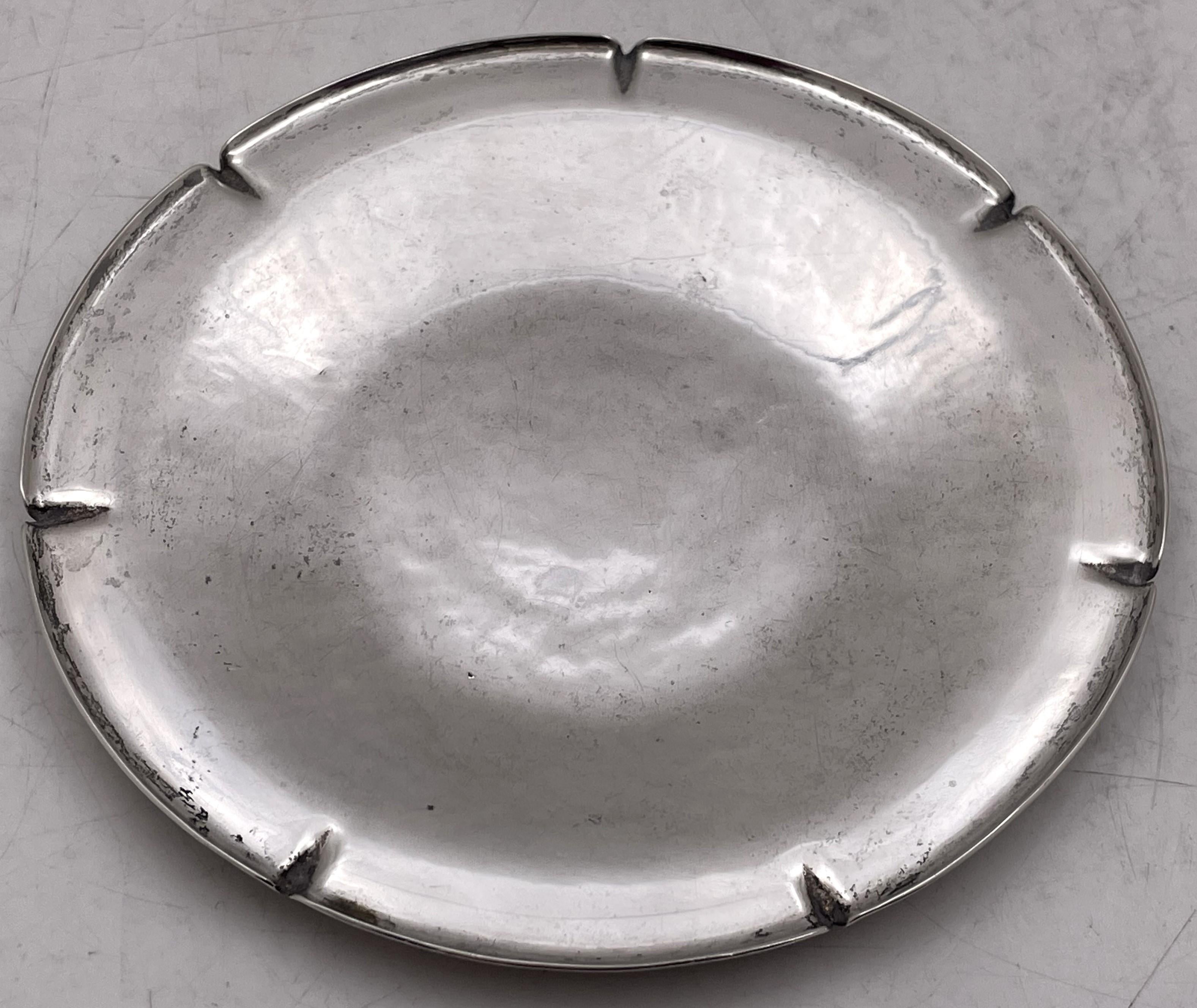 Plato para servir martillado de plata de ley Arts & Crafts de Joel F. Hewes Artes y manualidades en venta