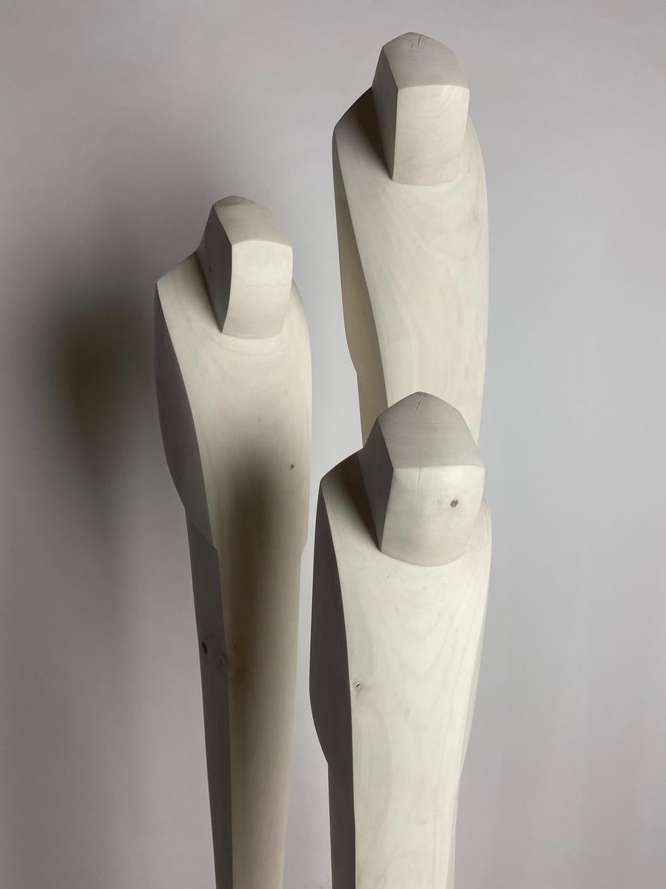 Médium : Cerisier blanchi, béton

En tant qu'artiste, je m'efforce de créer des sculptures élégantes qui capturent la véritable essence du sujet. La forme, la ligne et la surface sont utilisées comme langage visuel. La figure est abstraite en une