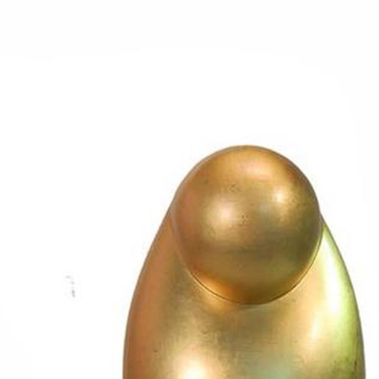 "Come artista mi sforzo di creare sculture eleganti che catturino la vera essenza del soggetto. Il linguaggio visivo è costituito da forme, linee e superfici. La figura è astratta in una forma minimalista, priva di qualsiasi informazione superflua.