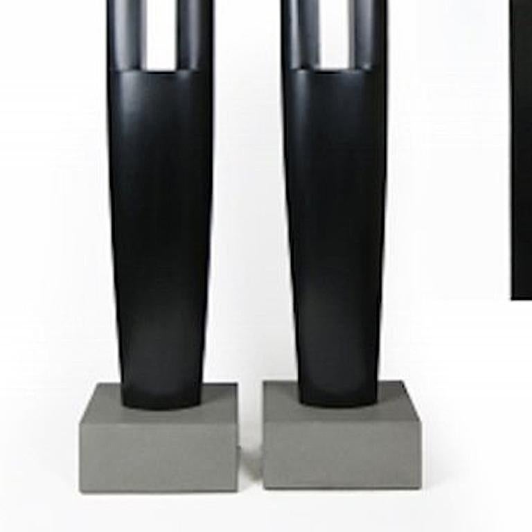 Joel Urruty - Sentinelle d'argento e nere, scultura in vendita 2