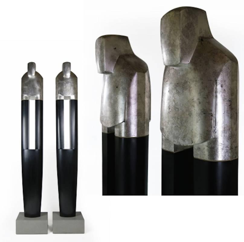 Sentinels argentés et noirs - Sculpture de Joel Urruty