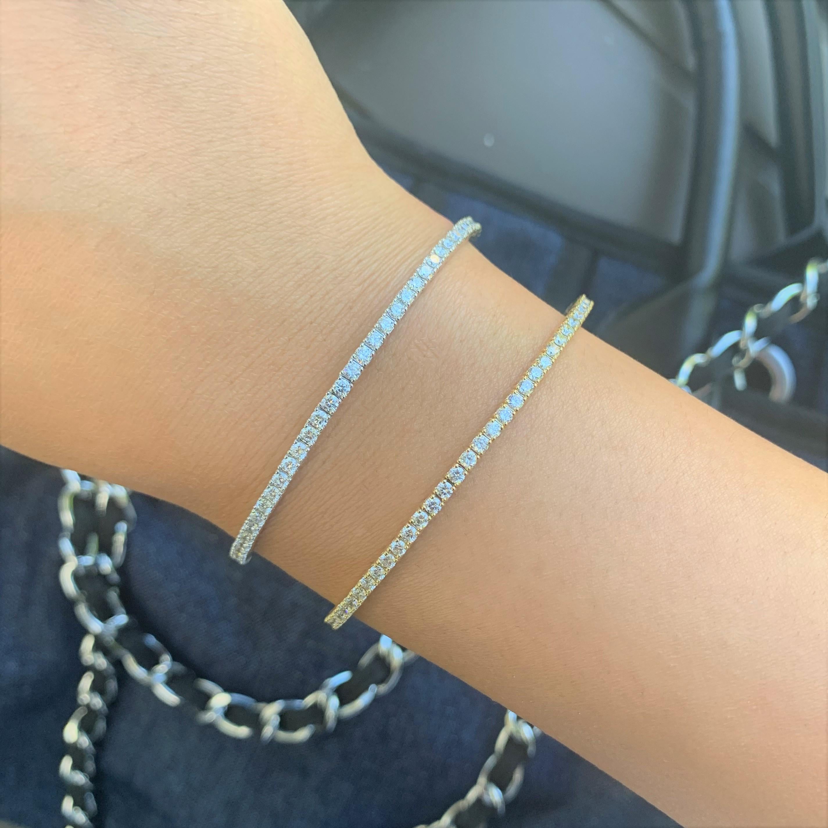 Taglio singolo Bangle con diamanti per lei in oro 14k da 1,45 carati flessibile da donna impilabile in vendita