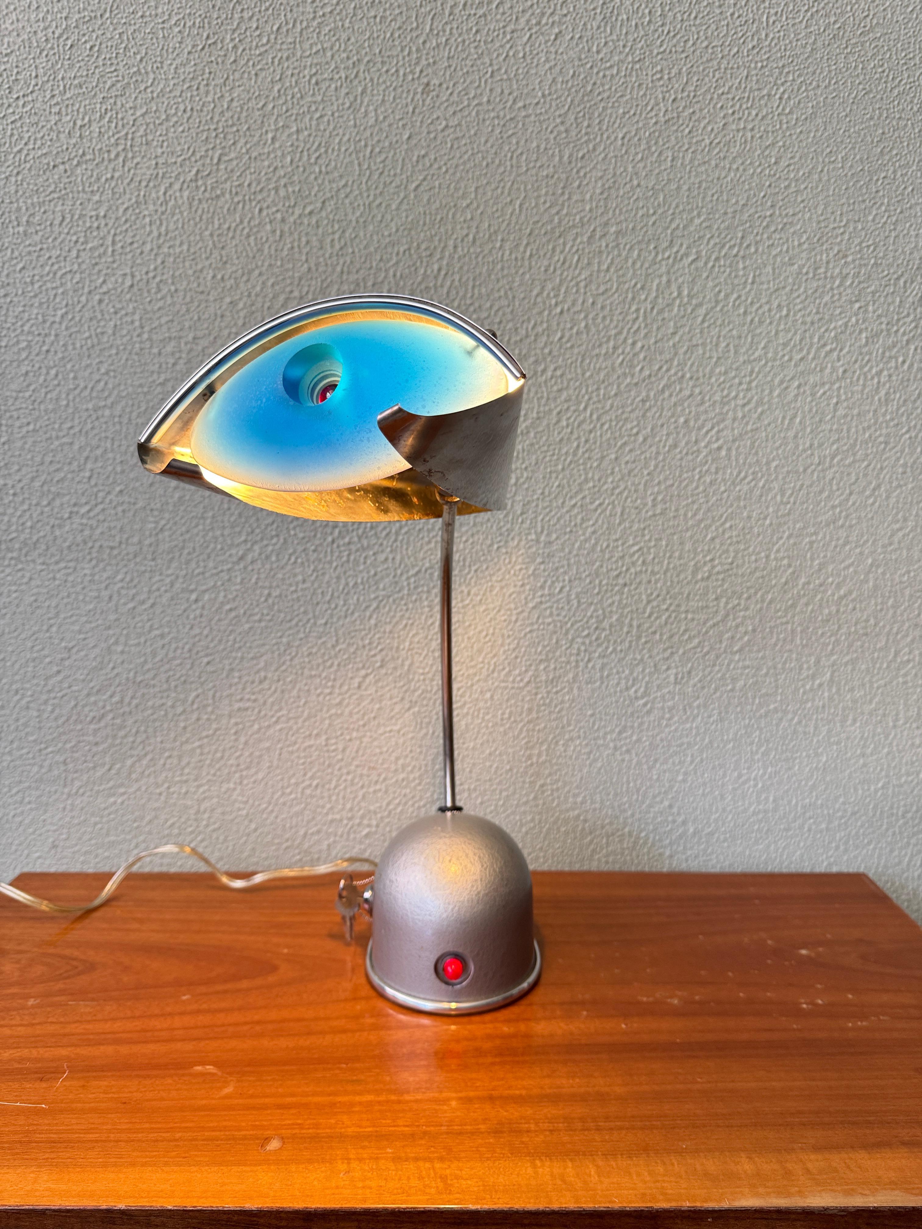 Lampe de table en verre et acier Gunmetal, Joey Manic, années 1990 en vente 5