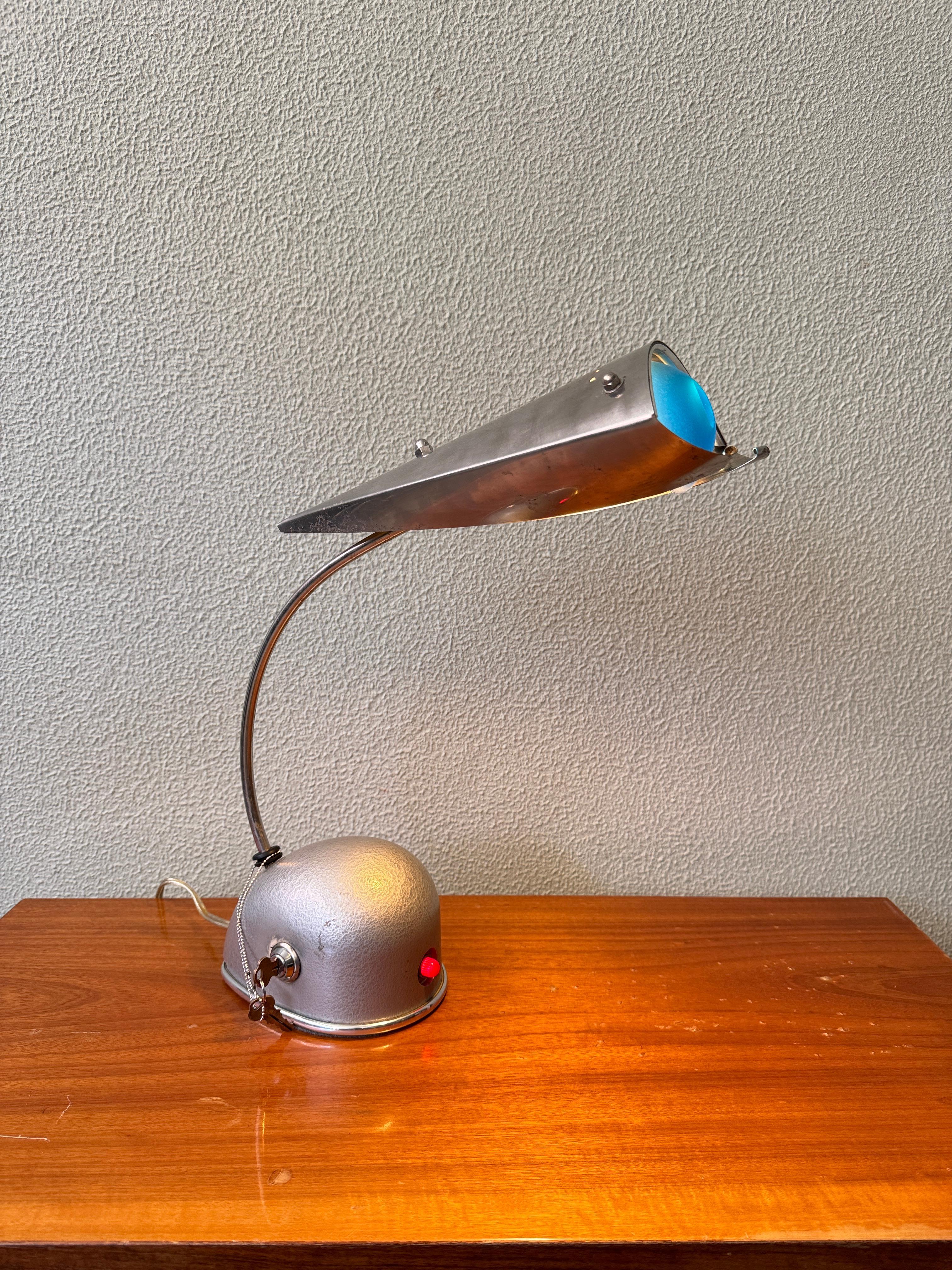 Ère spatiale Lampe de table en verre et acier Gunmetal, Joey Manic, années 1990 en vente