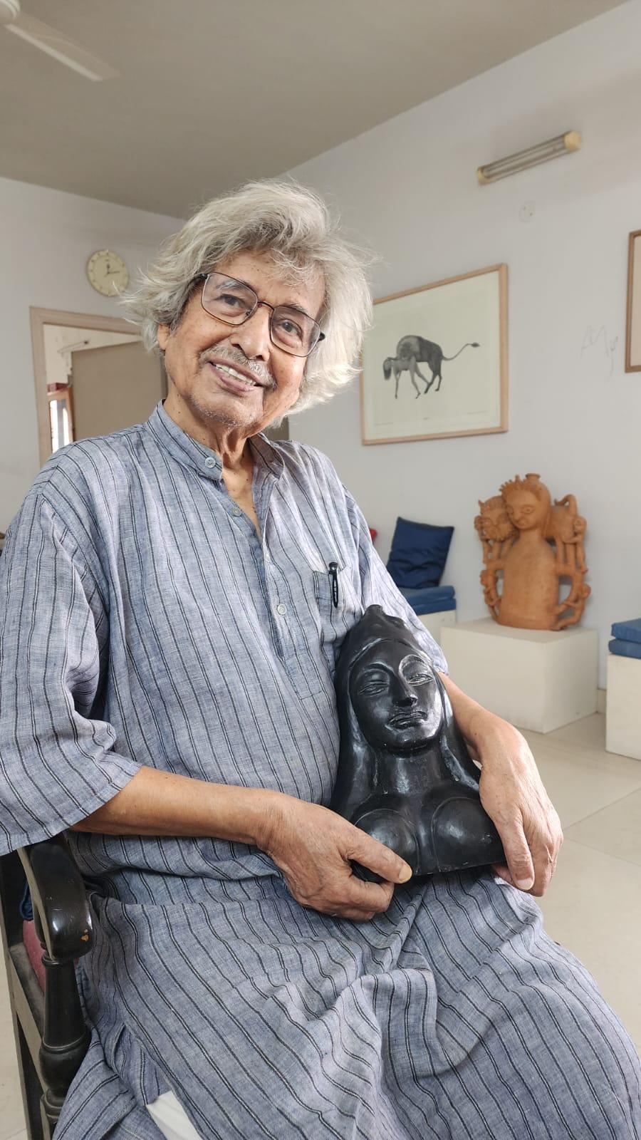 Jogen Chowdhury
Bronze, Edition 5/6
H 12 x W 10 x D 5.5 inches, 2018
( Delivered )

Style : He has immense contribution in inspiring young artists of India. Jogen Chowdhury had developed his individual style after his return from Paris. His most